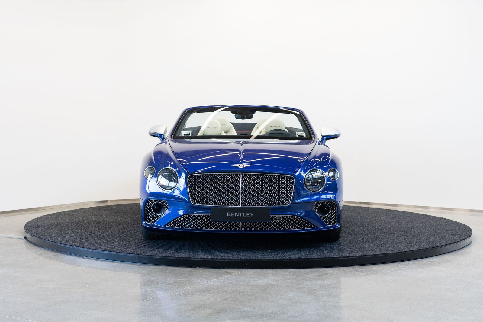 Bentley Continental GTC 2023, photo 3/28
