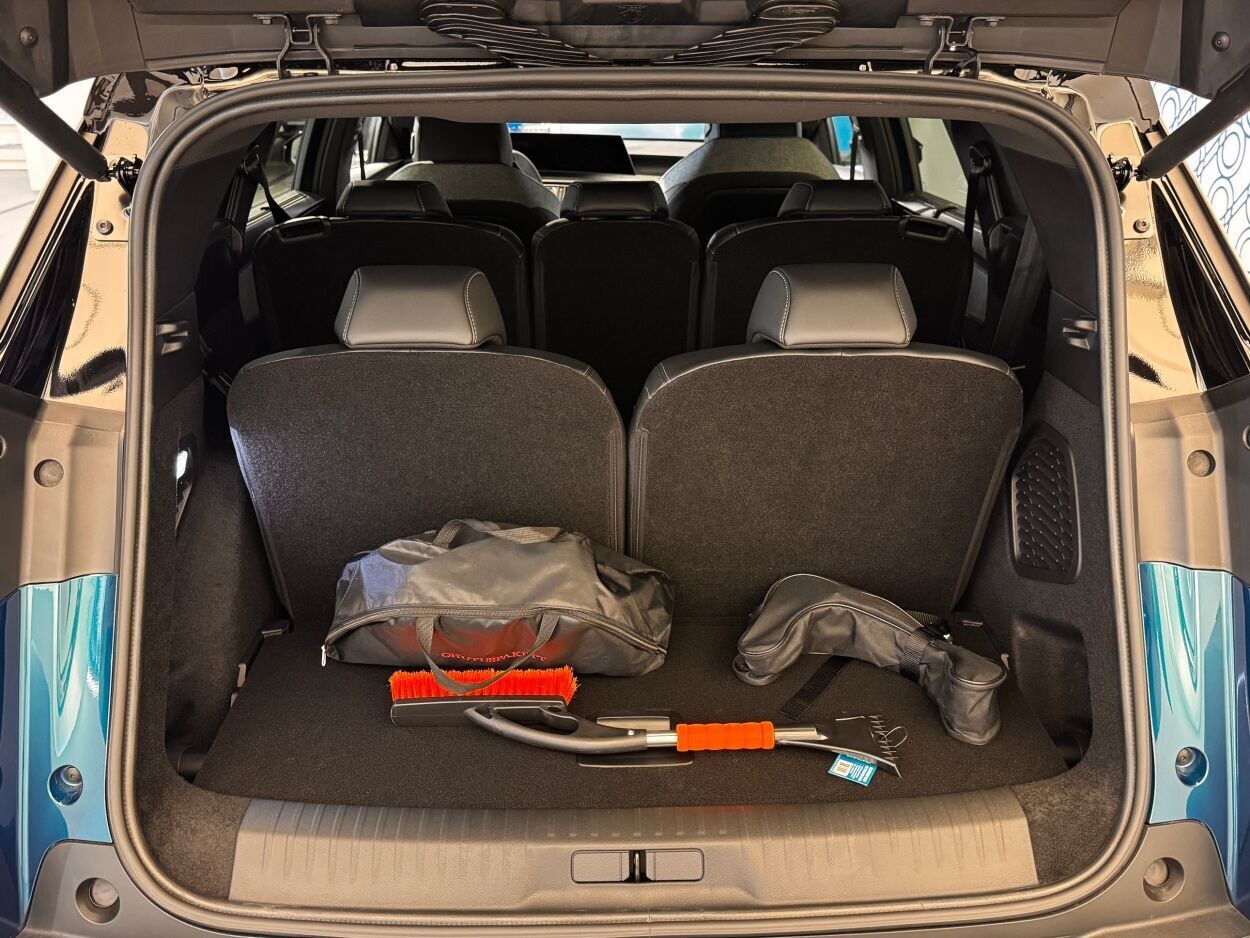 Peugeot 5008 2025, photo 6/28