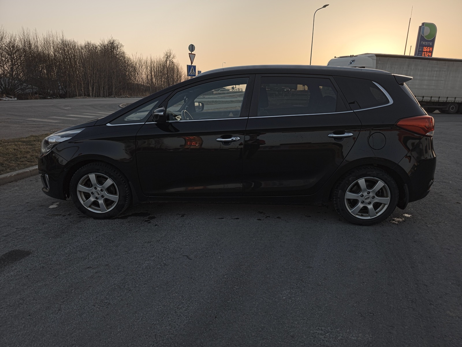 Kia Carens 2016, photo 3/18