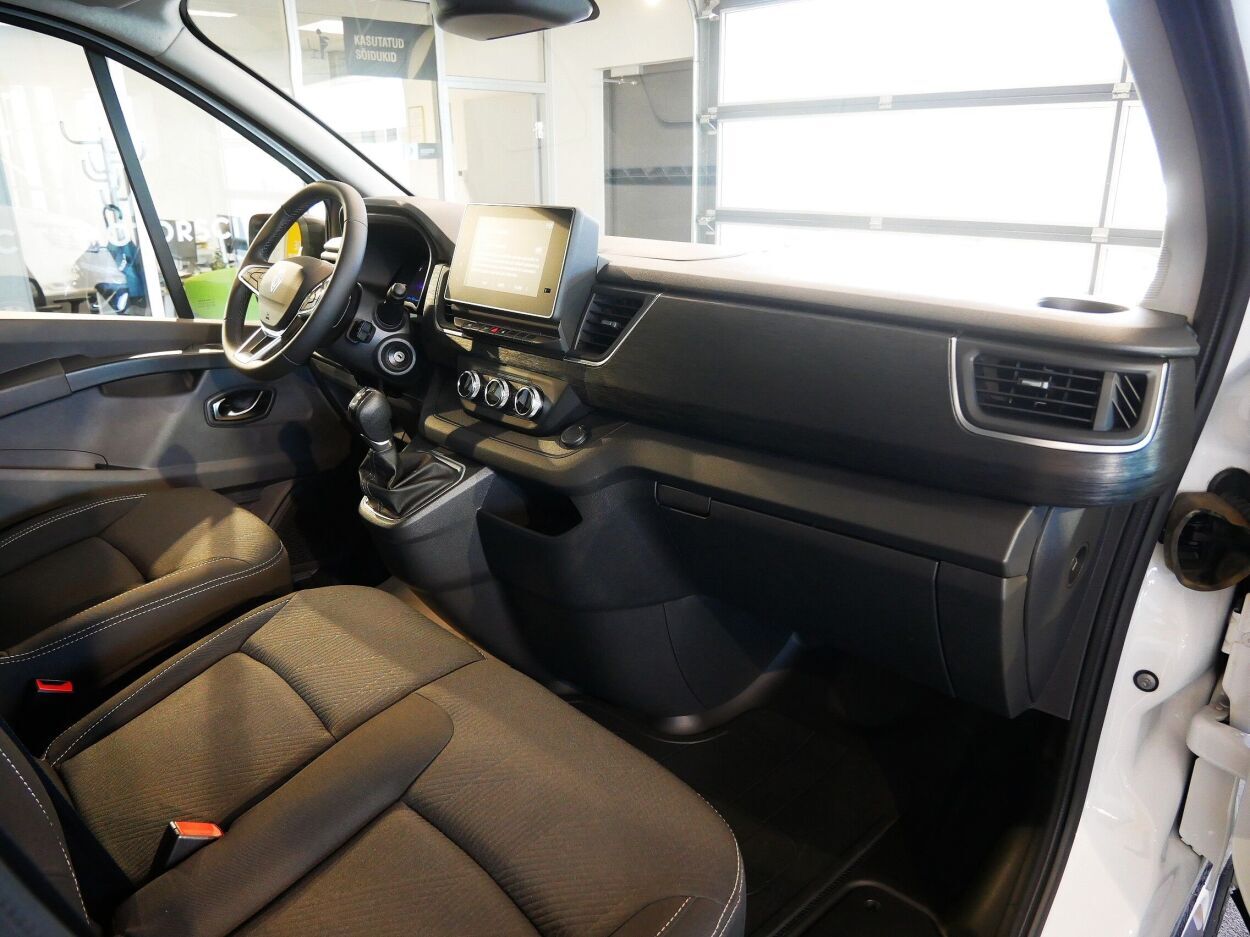 Renault Trafic E-TECH kaubik 90kW 2026, kuva 7/15