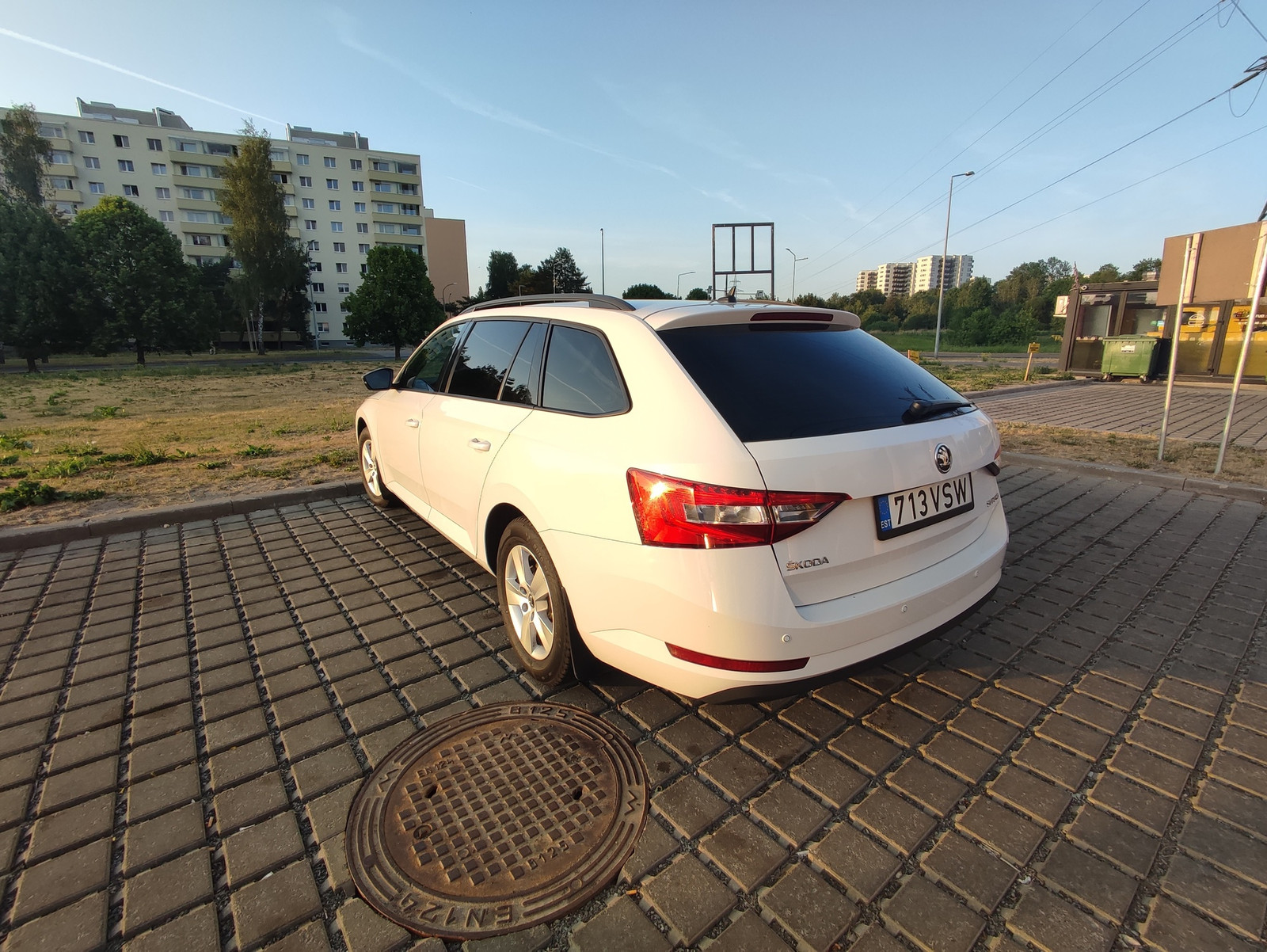 Škoda Superb 2017, photo 5/9