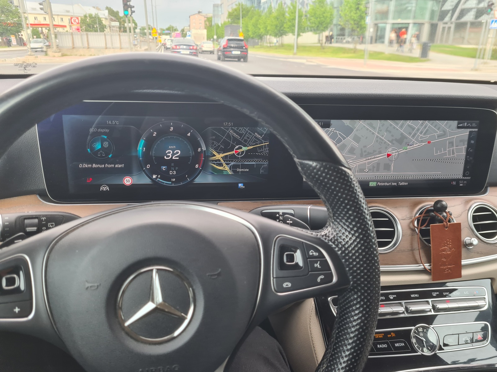 Mercedes-Benz E 220 2017, photo 4/10