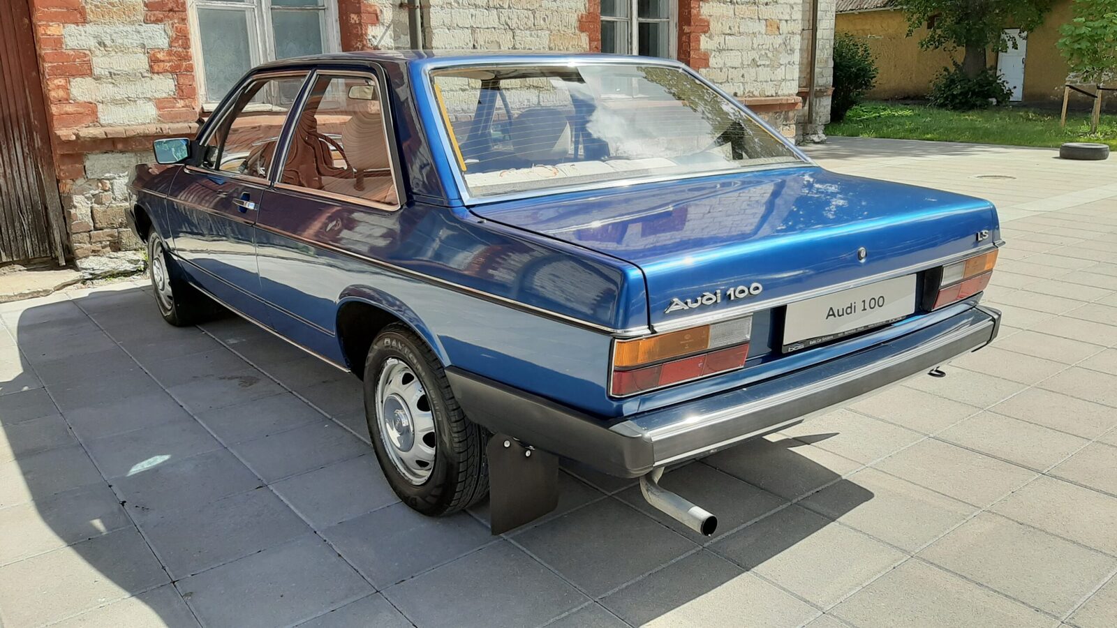 Audi 100 2D Sedan 2.0 84kW 1977, photo 6/13