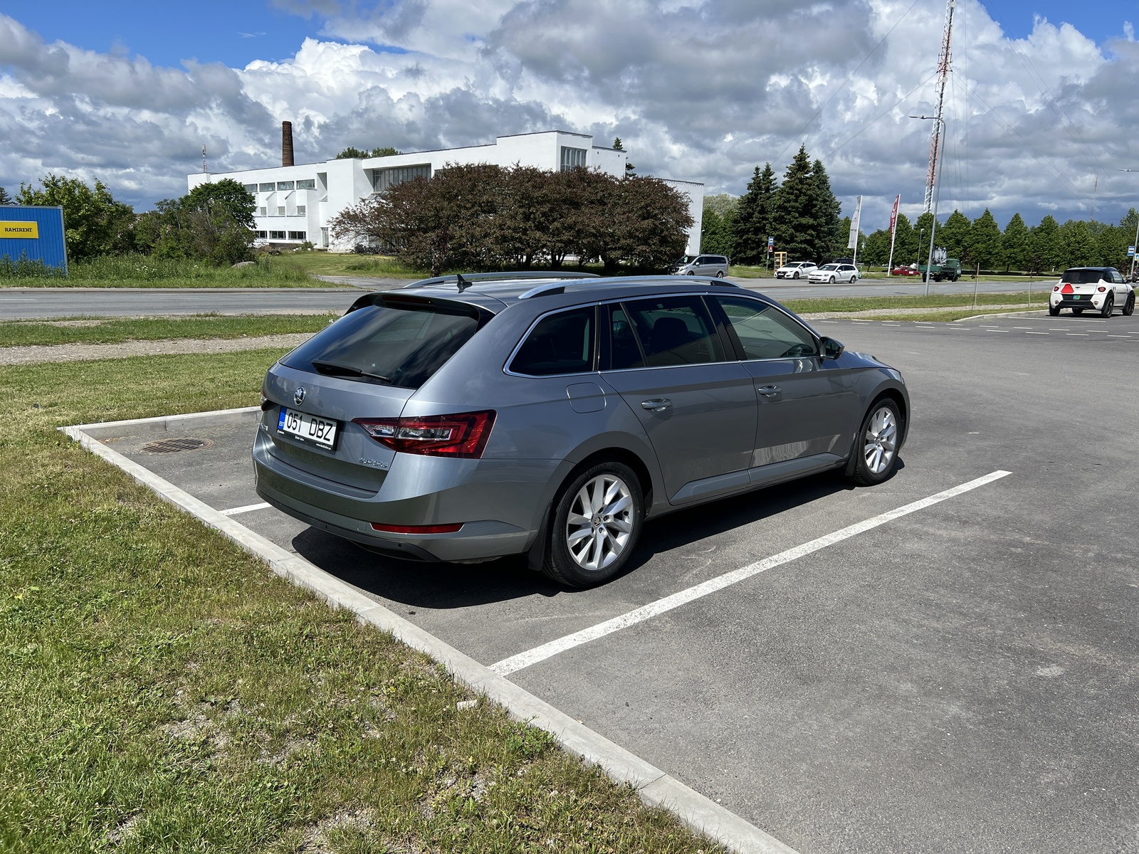 Škoda Superb 2019, kuva 4/10