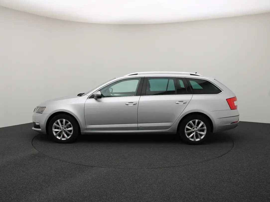 Škoda Octavia 2019, photo 6/37