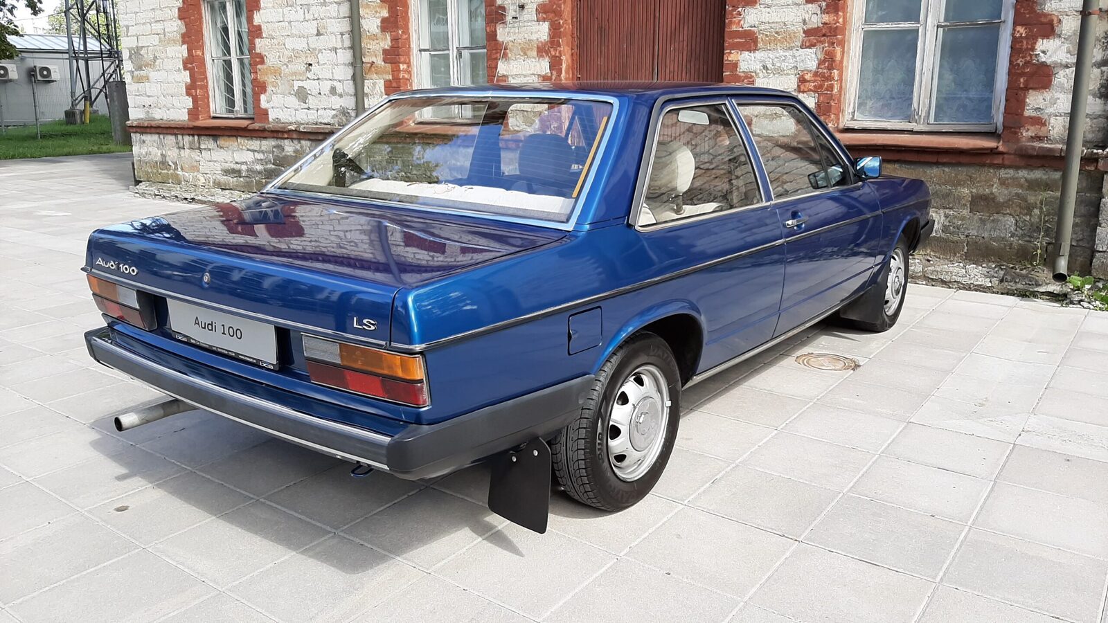 Audi 100 2D Sedan 2.0 84kW 1977, photo 4/13