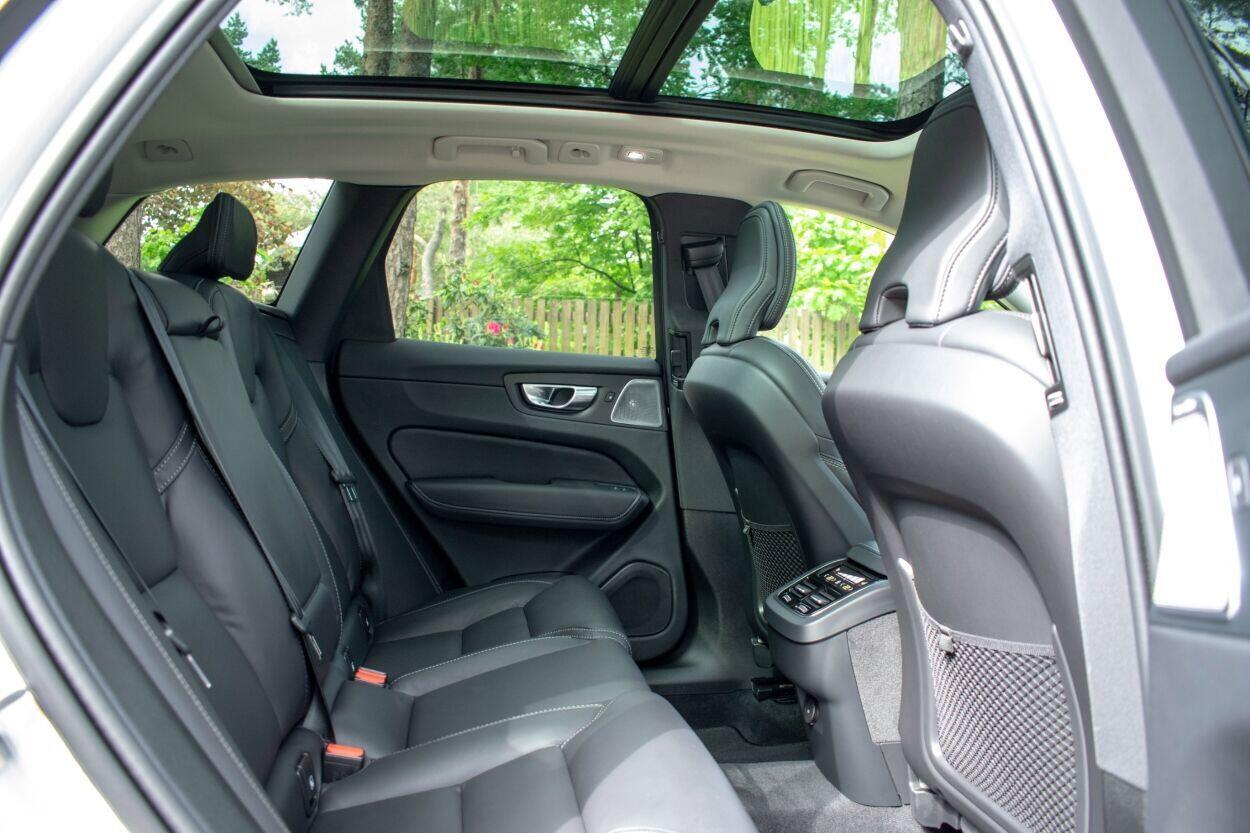 Volvo XC60 2024, photo 4/18
