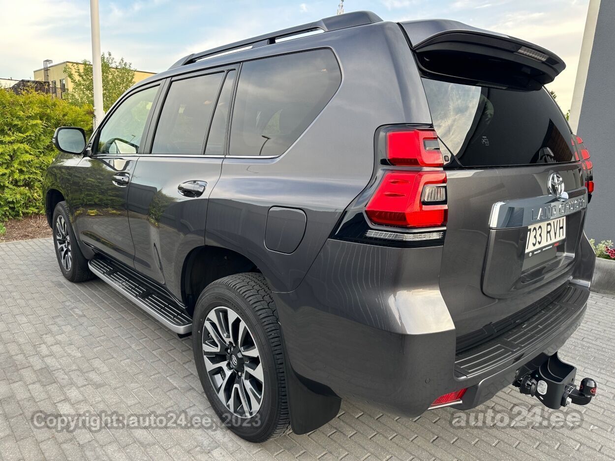 Toyota Land Cruiser 2022, photo 3/6