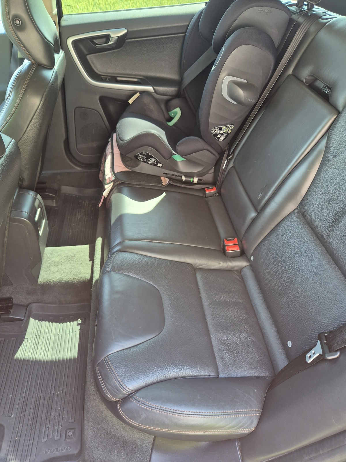 Volvo XC60 2010, photo 7/8