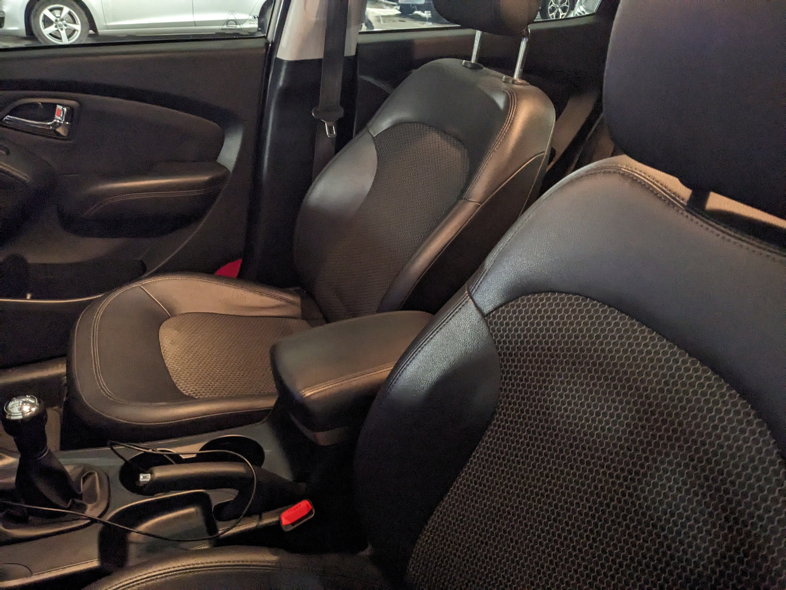 Hyundai ix35 2011, photo 7/7