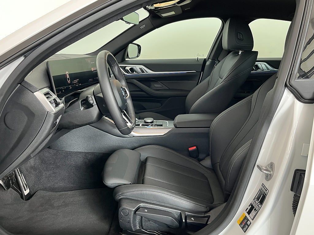 BMW i4 2025, kuva 6/10