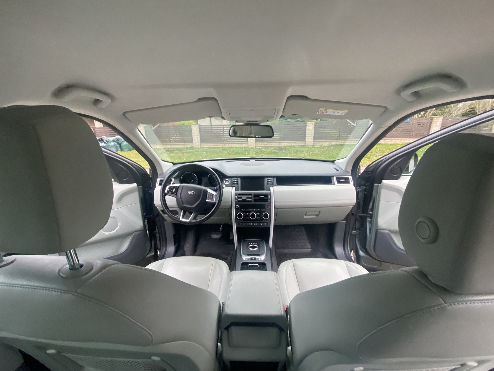 Land Rover Discovery Sport 2016, photo 2/10