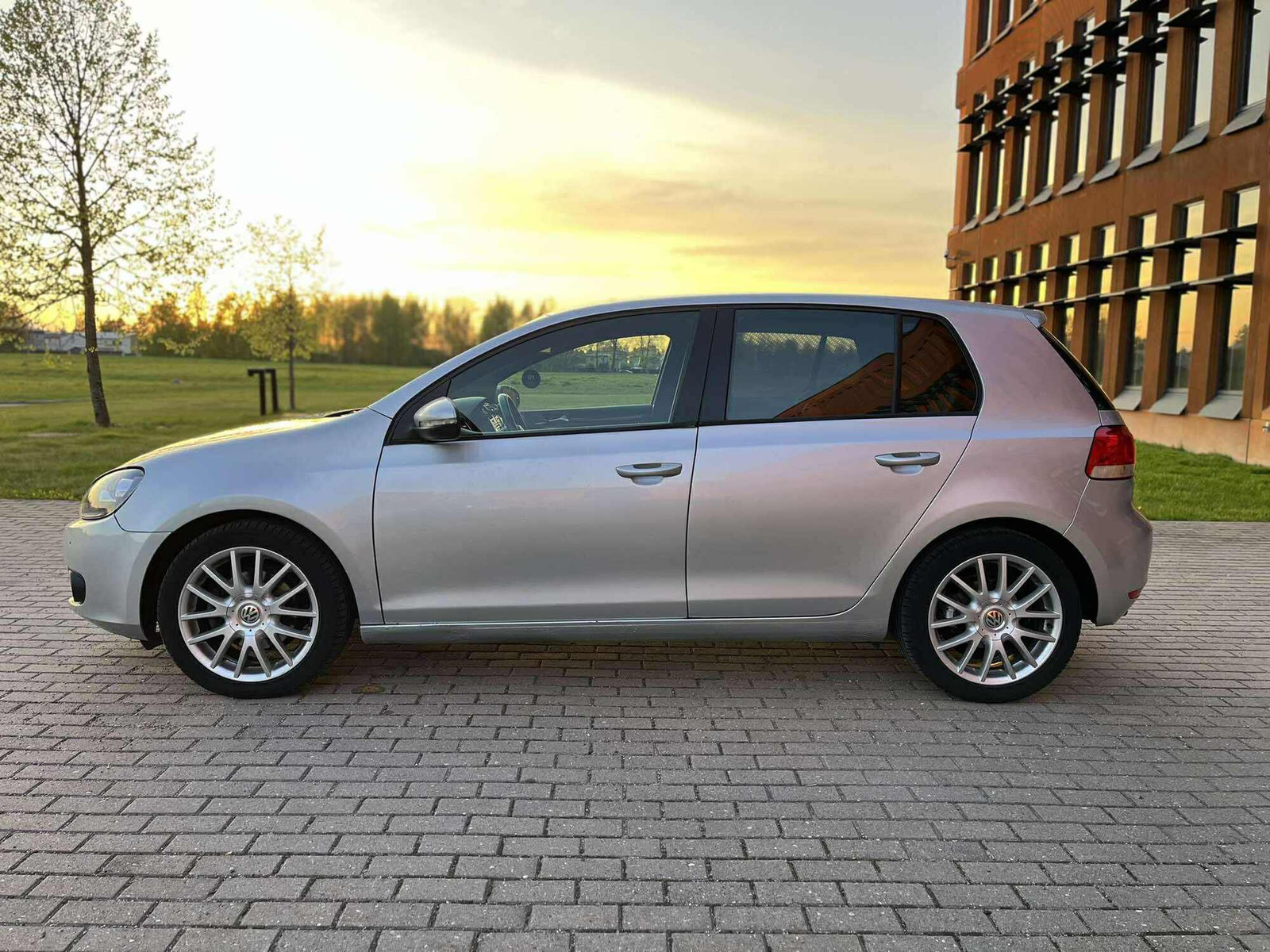 Volkswagen Golf 2009, kuva 2/10