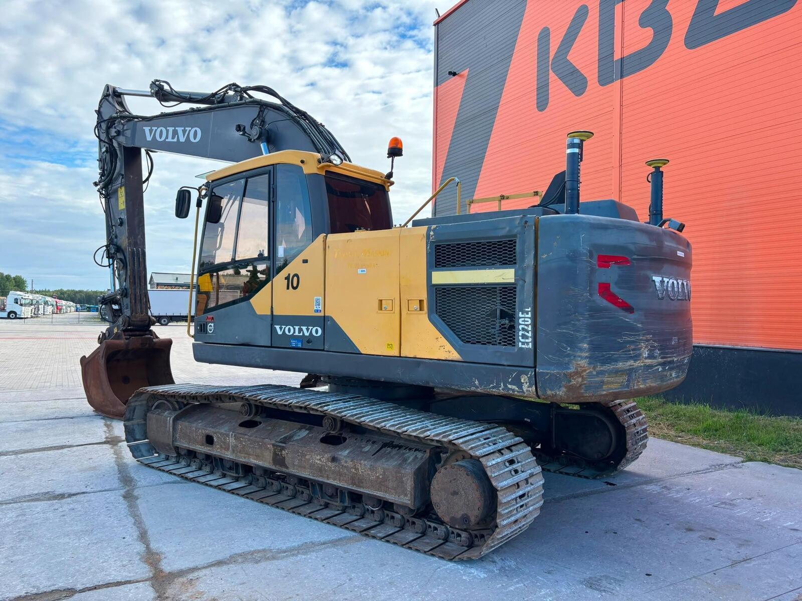 Volvo EC 220 EL, photo 7/26