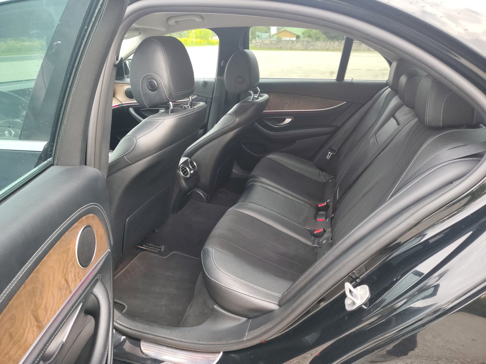 Mercedes-Benz E 220 2017, kuva 6/8