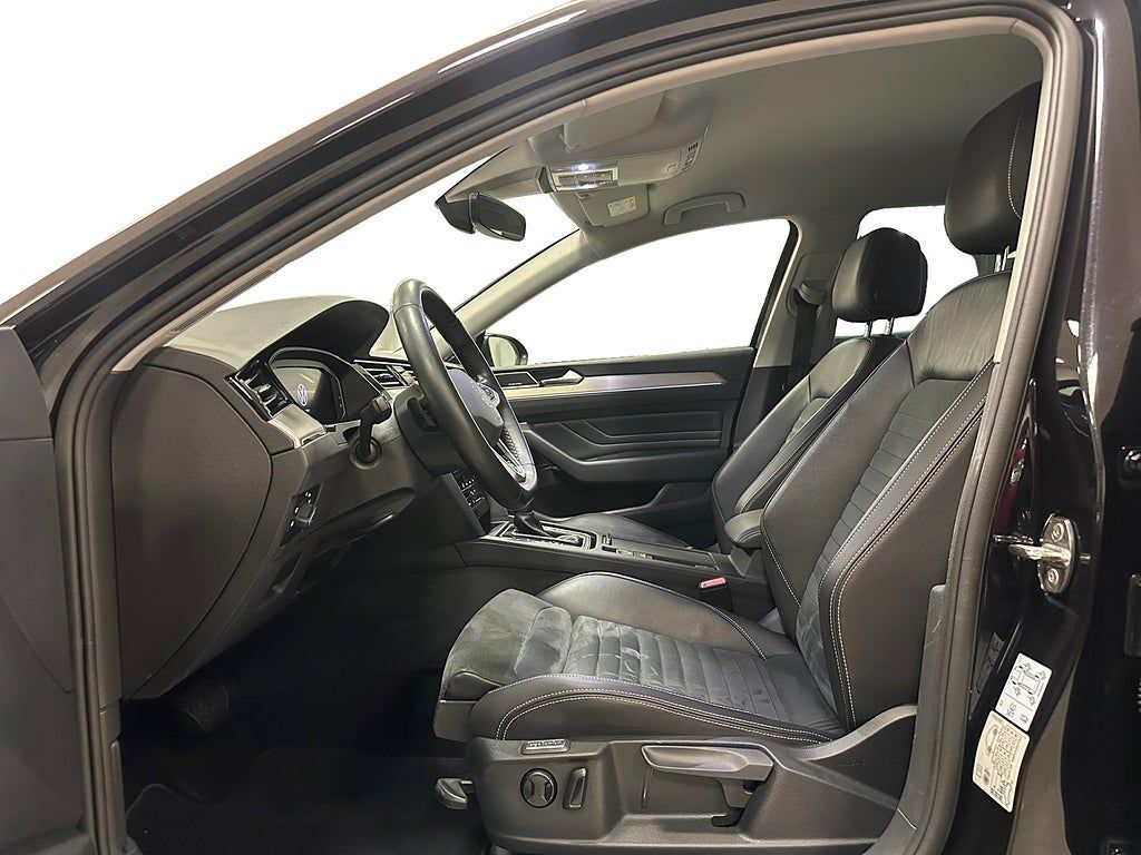Volkswagen Passat 2021, photo 6/29