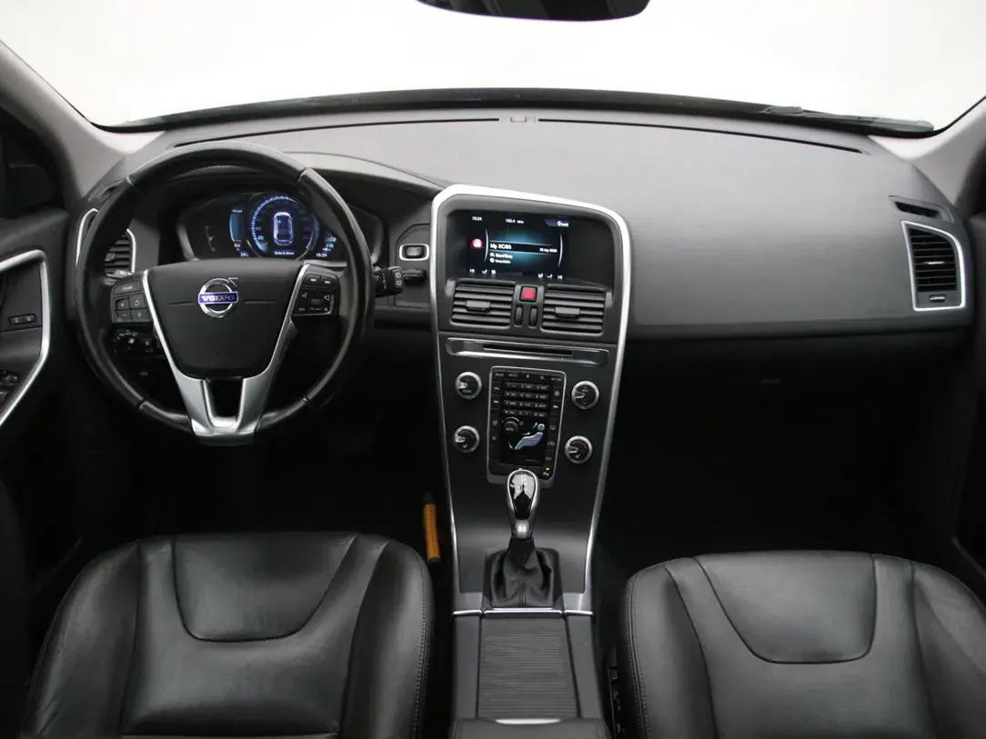 Volvo XC60 Summum 2.0 140kW 2015, photo 2/34