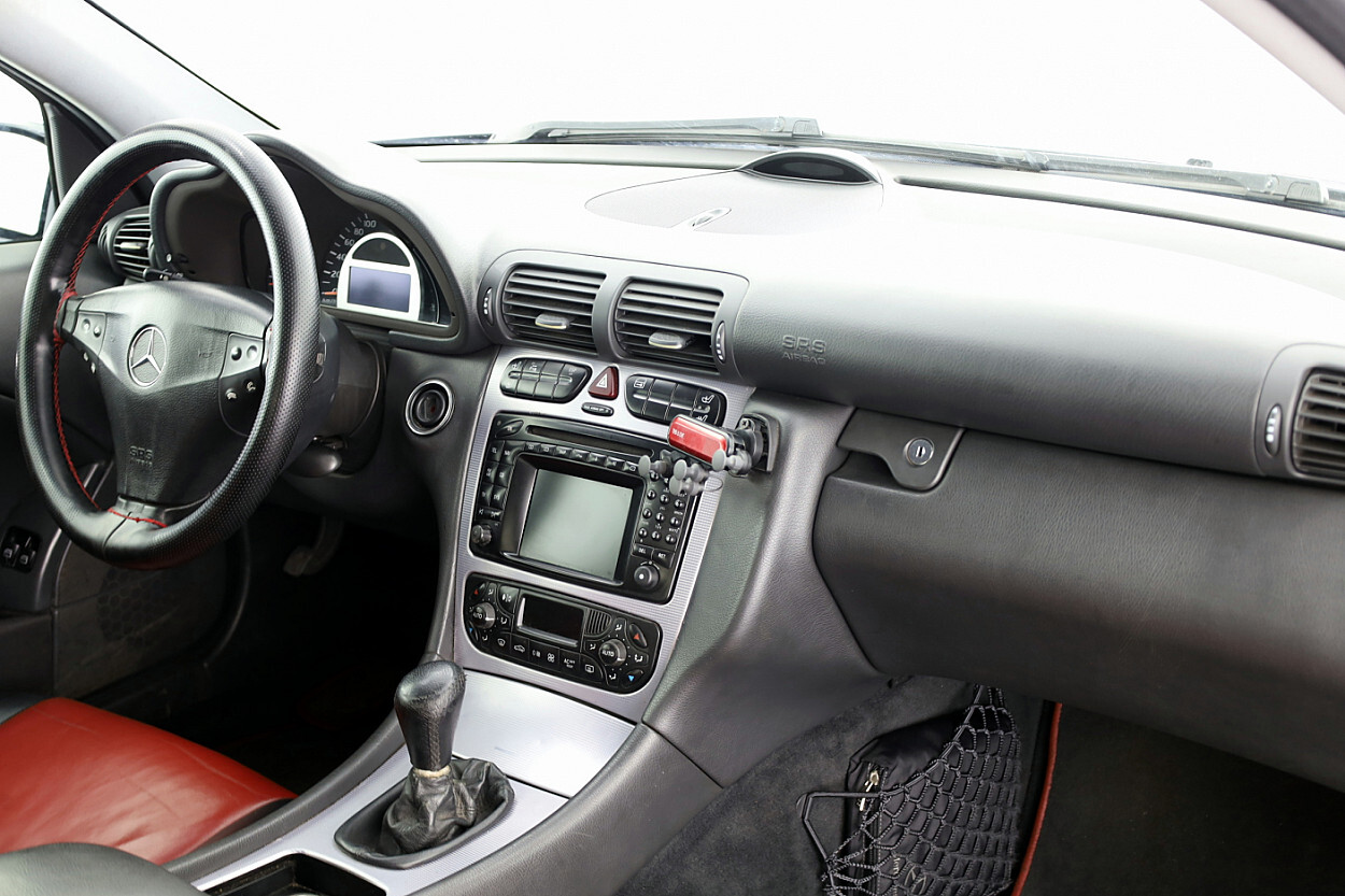 Mercedes-Benz C 220 2004, kuva 5/9