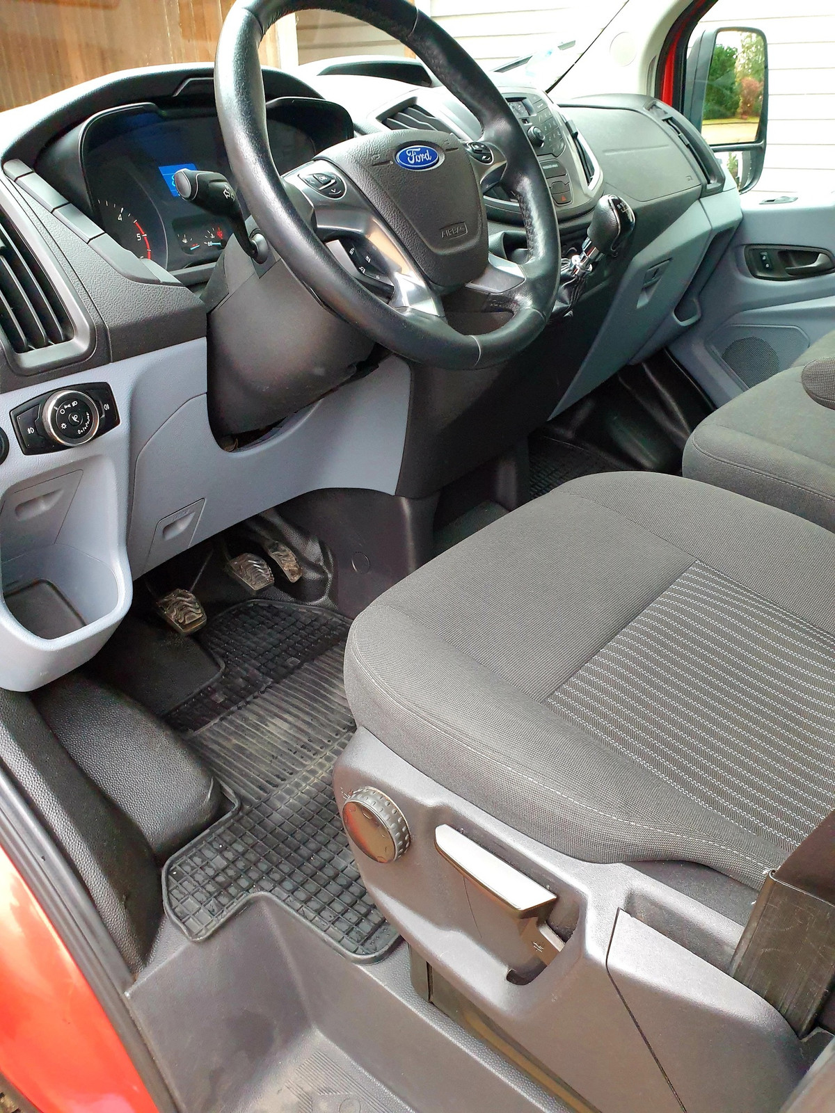 Ford Transit 2015, kuva 5/9