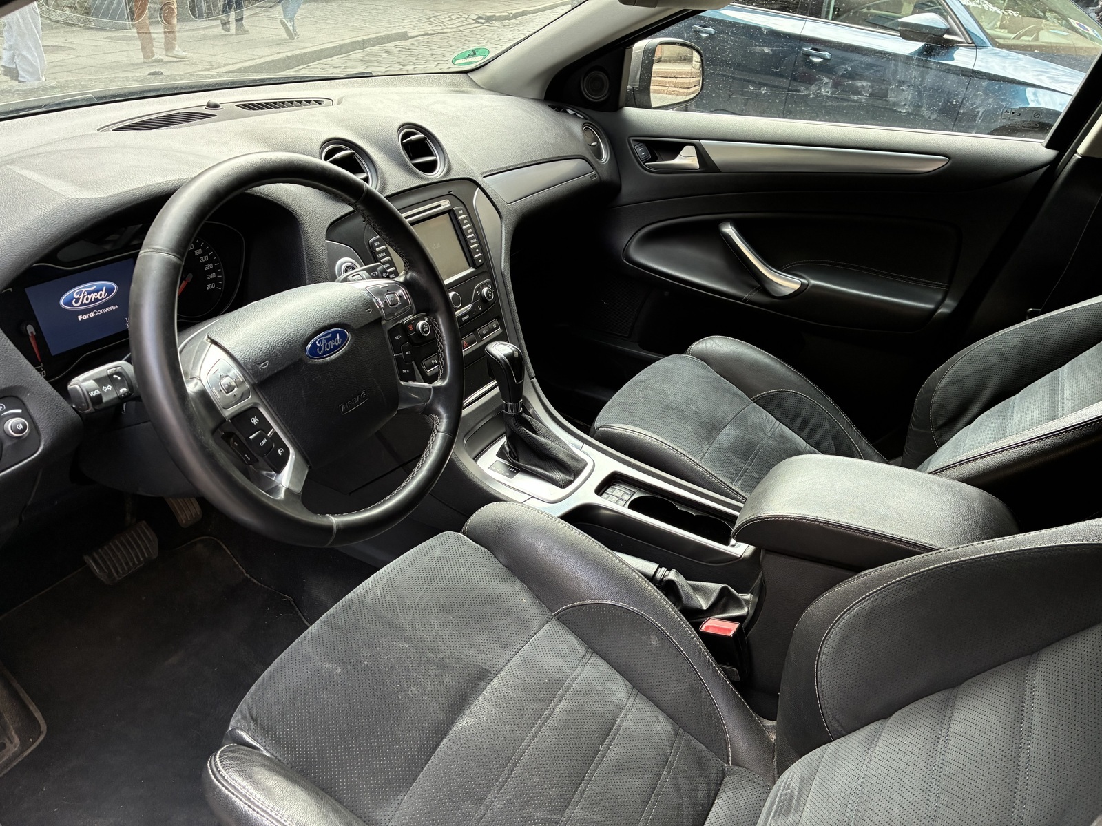Ford Mondeo 2011, photo 4/8