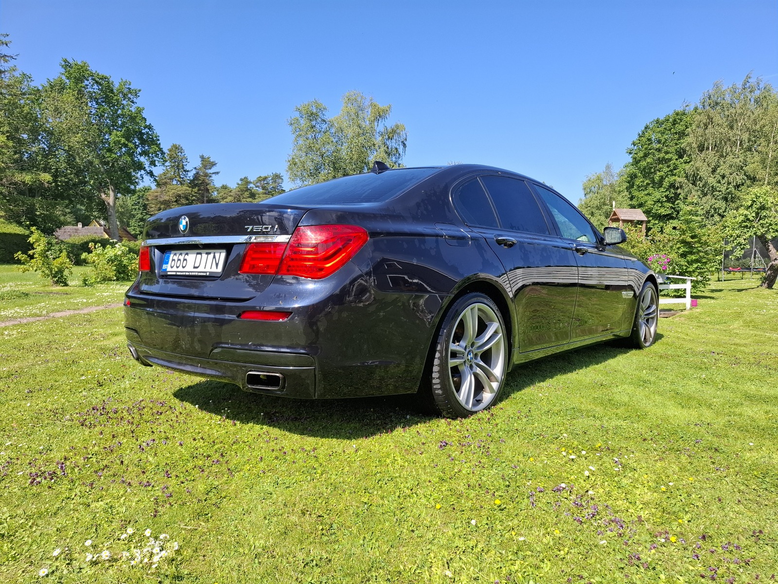 BMW 750 2010, photo 5/10
