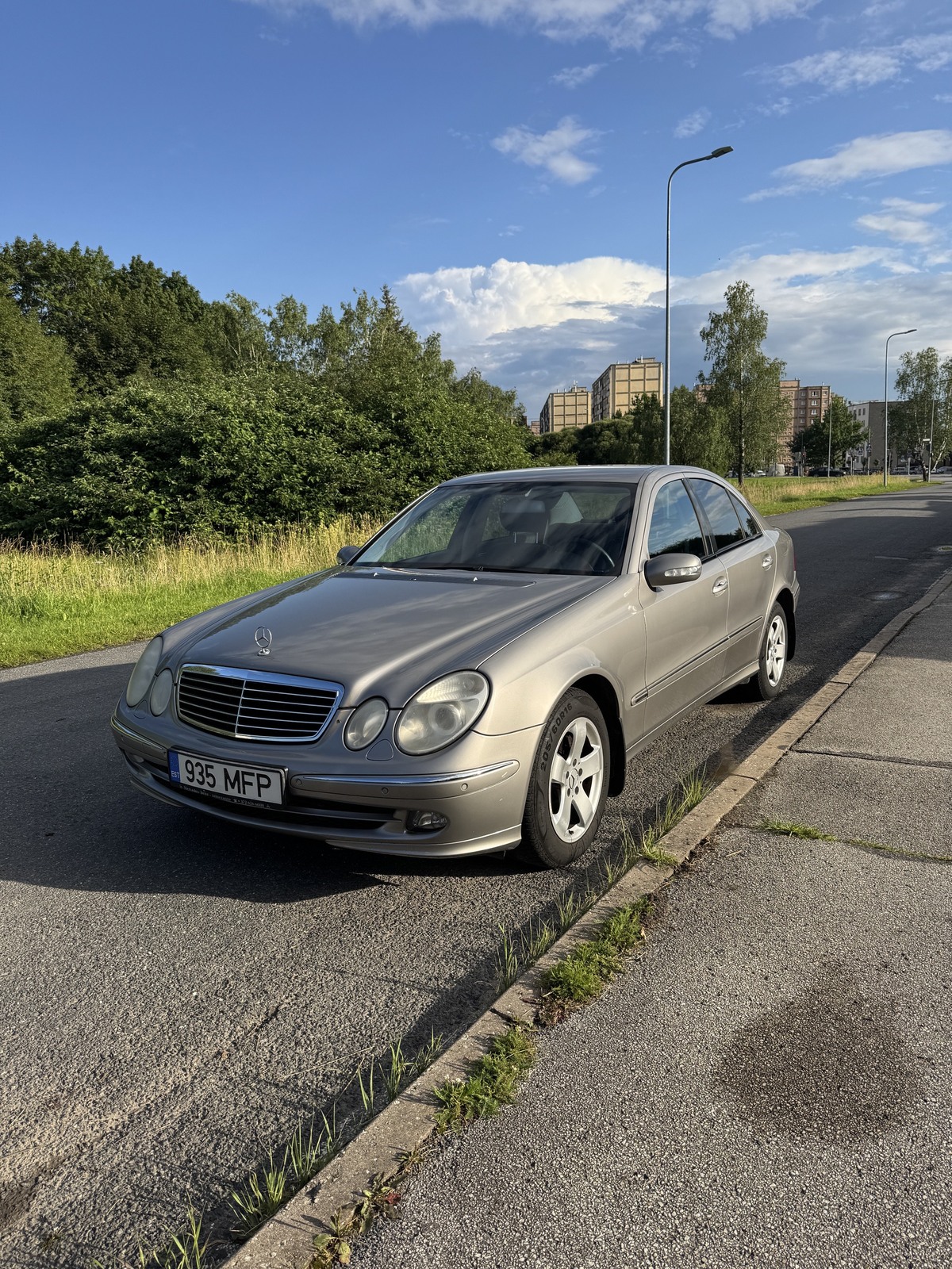 Mercedes-Benz E 200