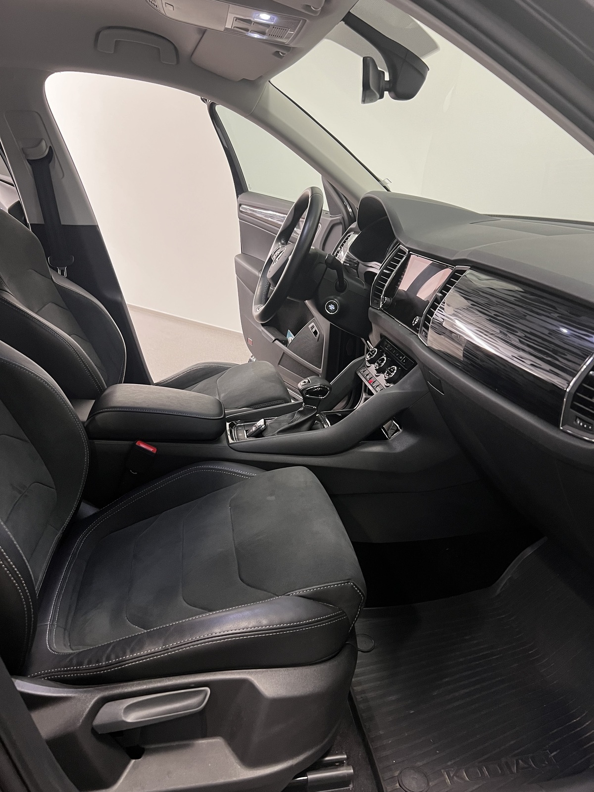 Škoda Kodiaq 2021, photo 6/17