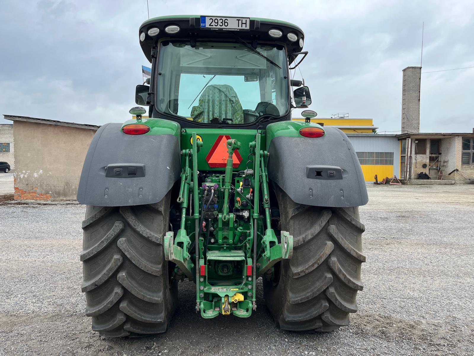 John Deere 8320R, photo 4/25