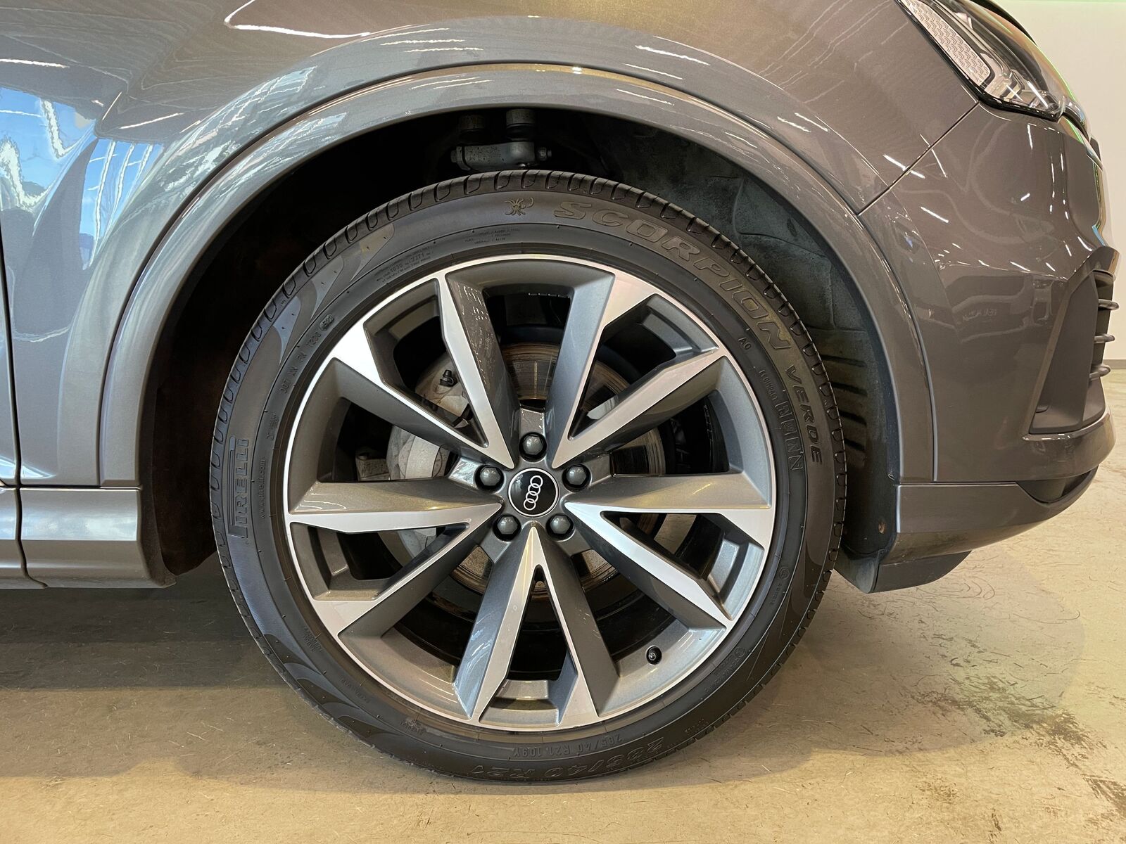 Audi Q7 2022, photo 5/10