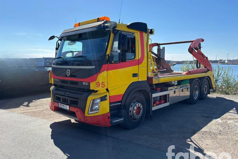 Volvo FMX 6×2, 335 kW, diesel, automatic