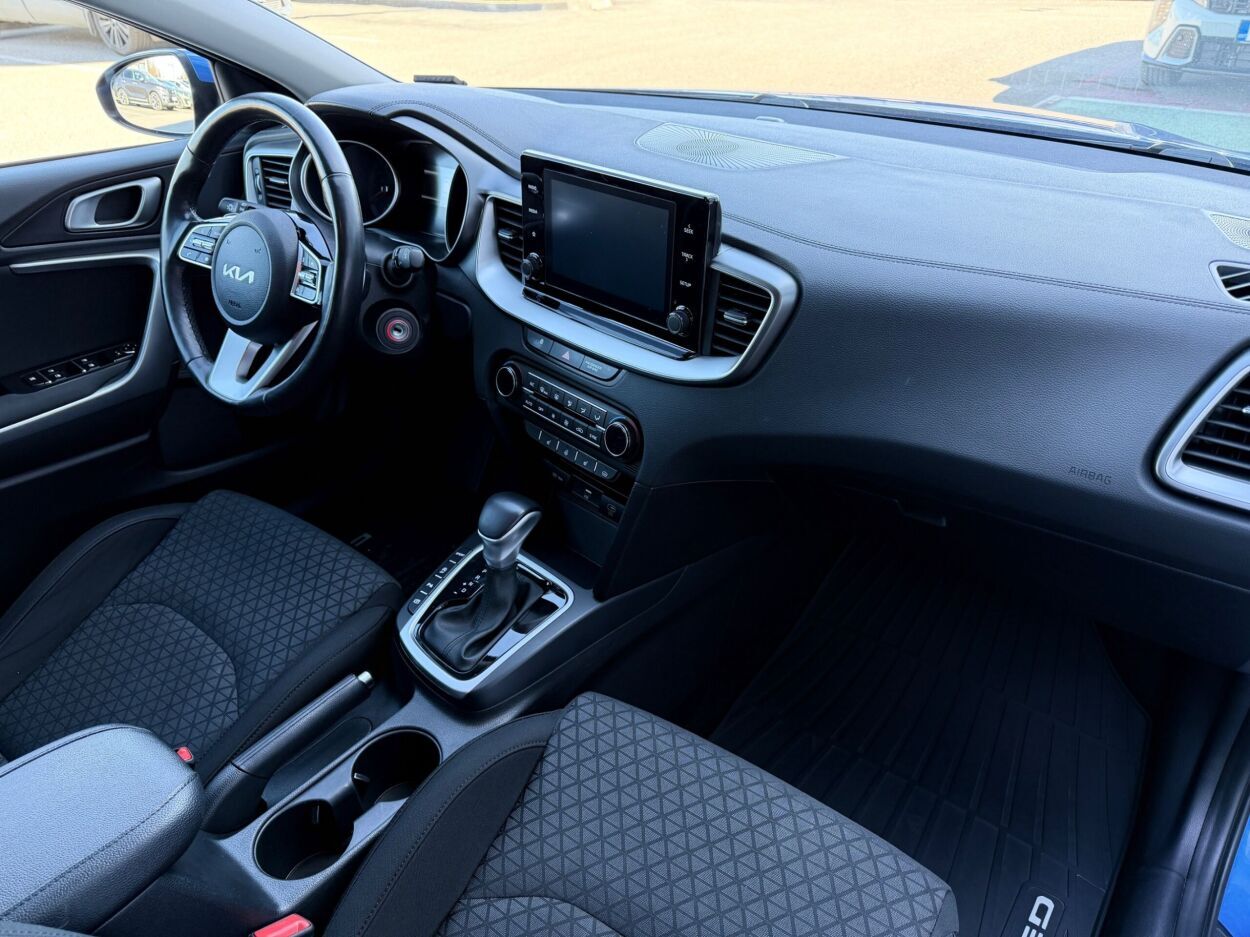 Kia cee'd Sportswagon 2023, photo 4/10