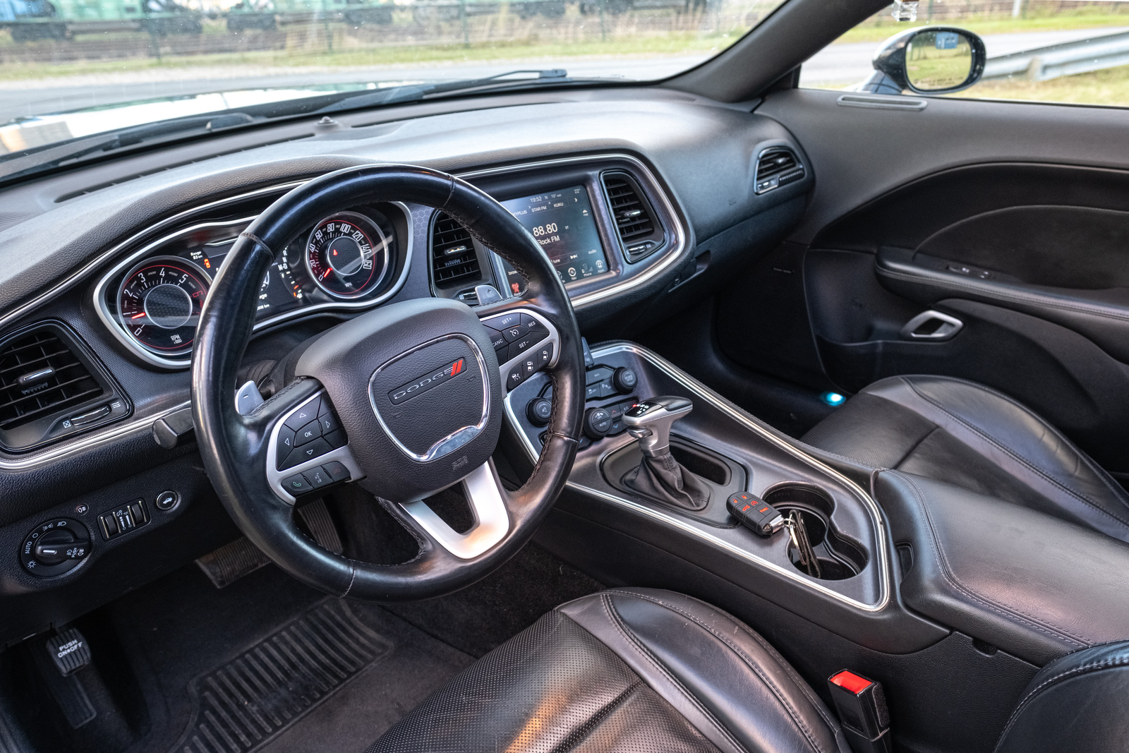 Dodge Challenger 2015, kuva 6/8