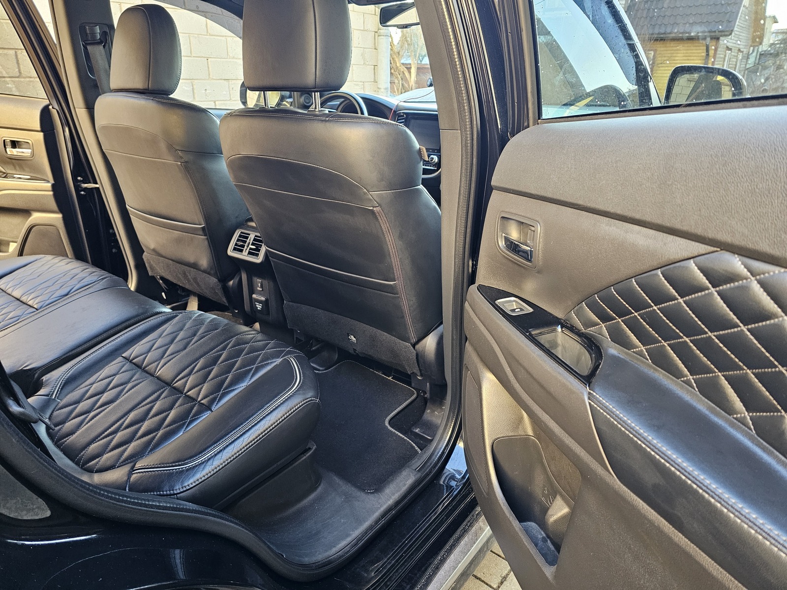 Mitsubishi Outlander 2021, kuva 8/8
