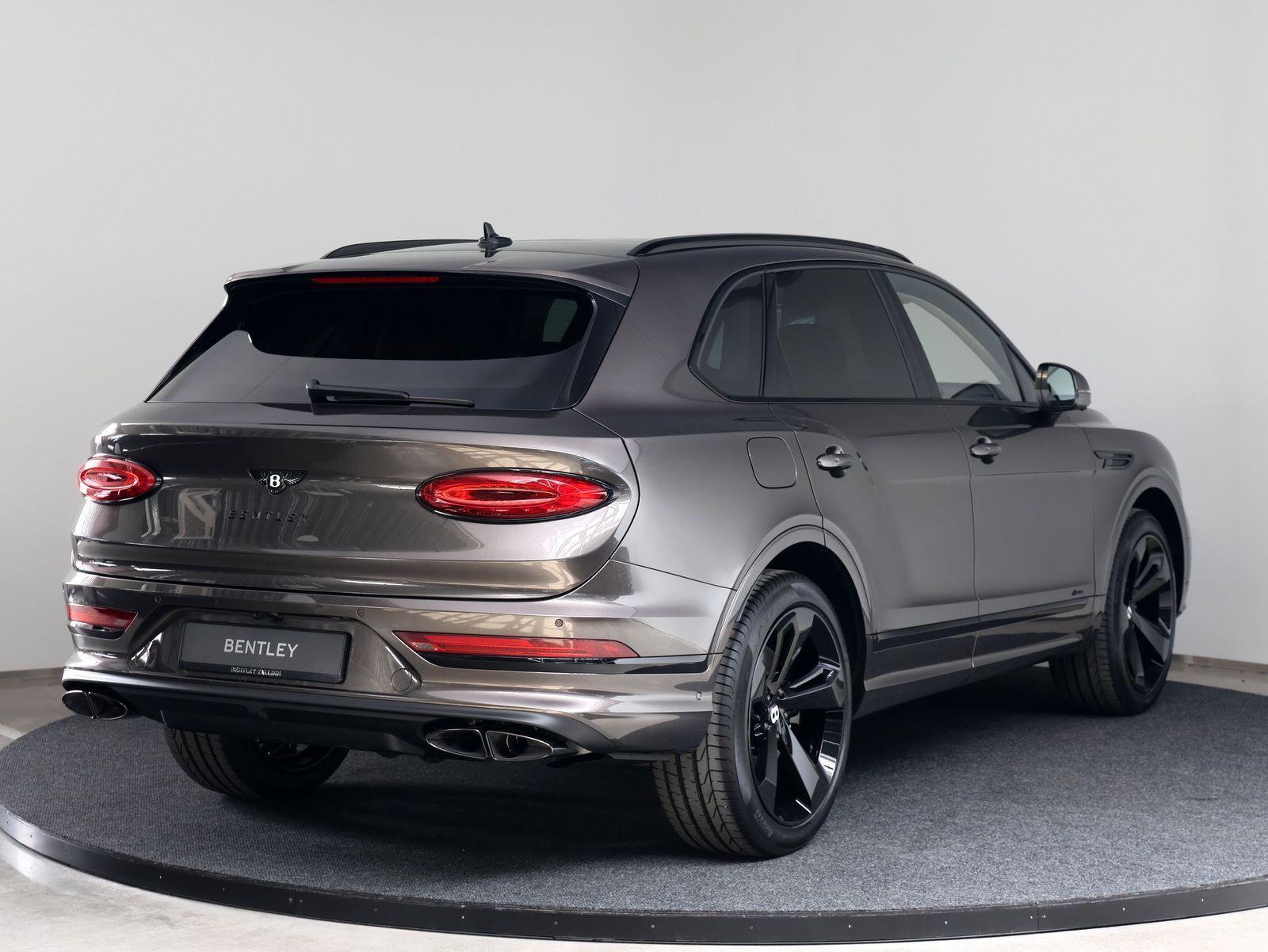 Bentley Bentayga 2026, photo 2/26