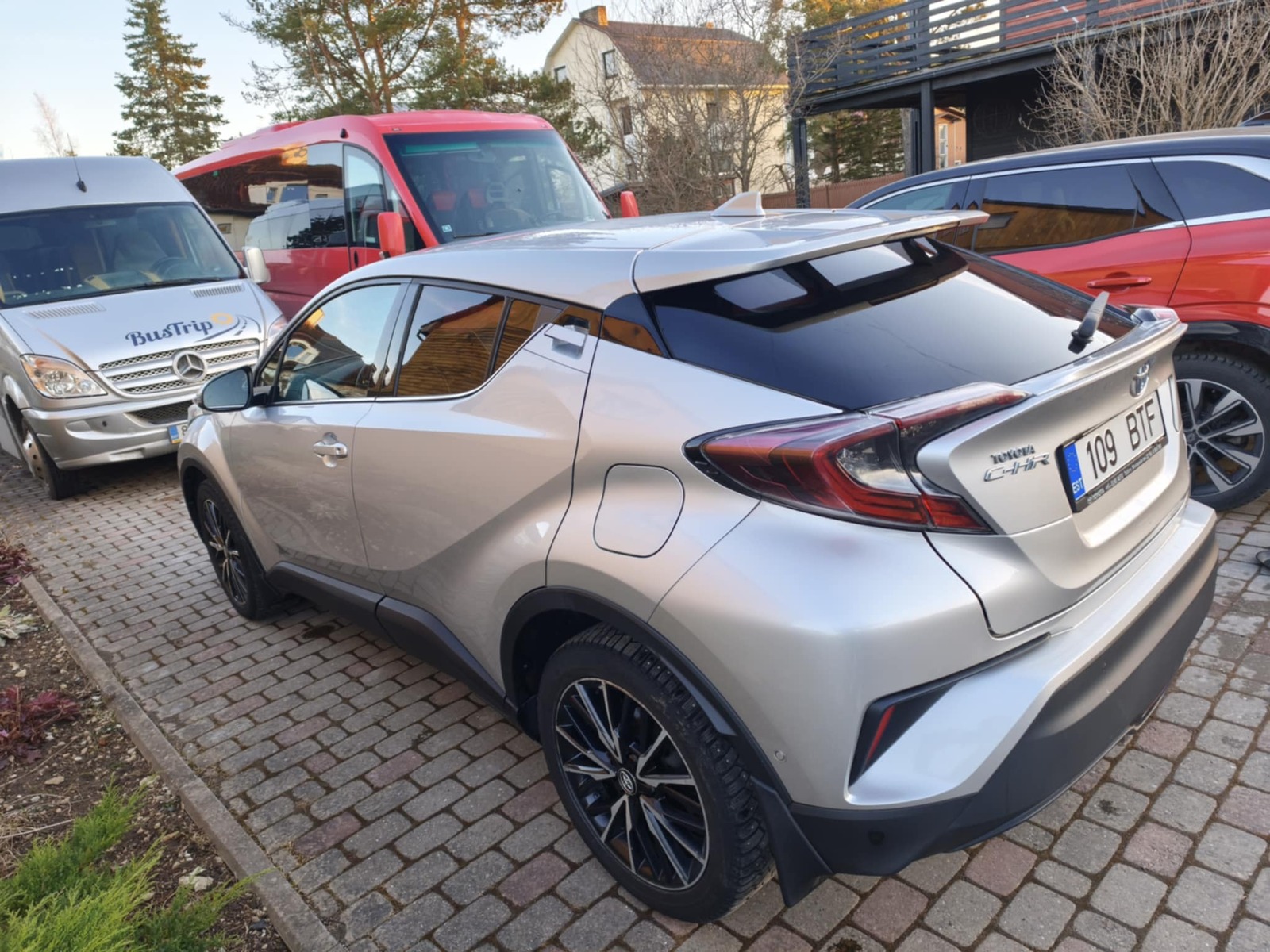 Toyota C-HR 2017, photo 4/15