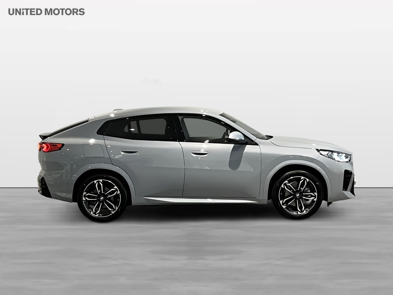 BMW iX2 2025, photo 3/34