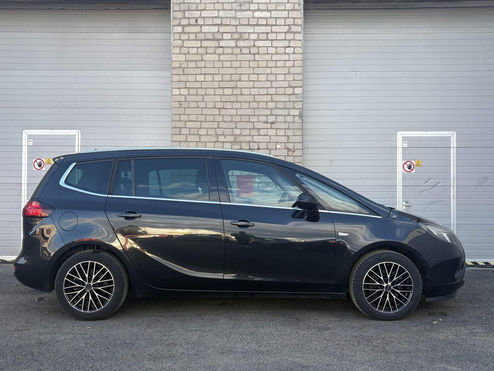 Opel Zafira Tourer 2015, photo 4/12