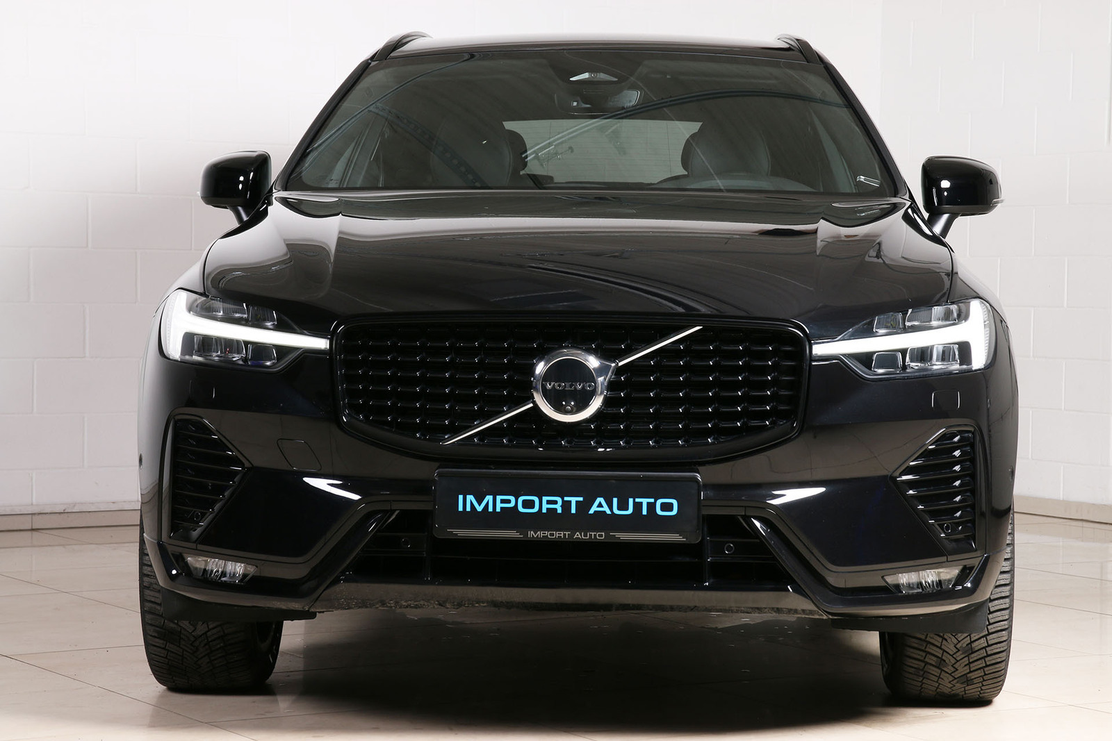 Volvo XC60 2023, photo 2/10