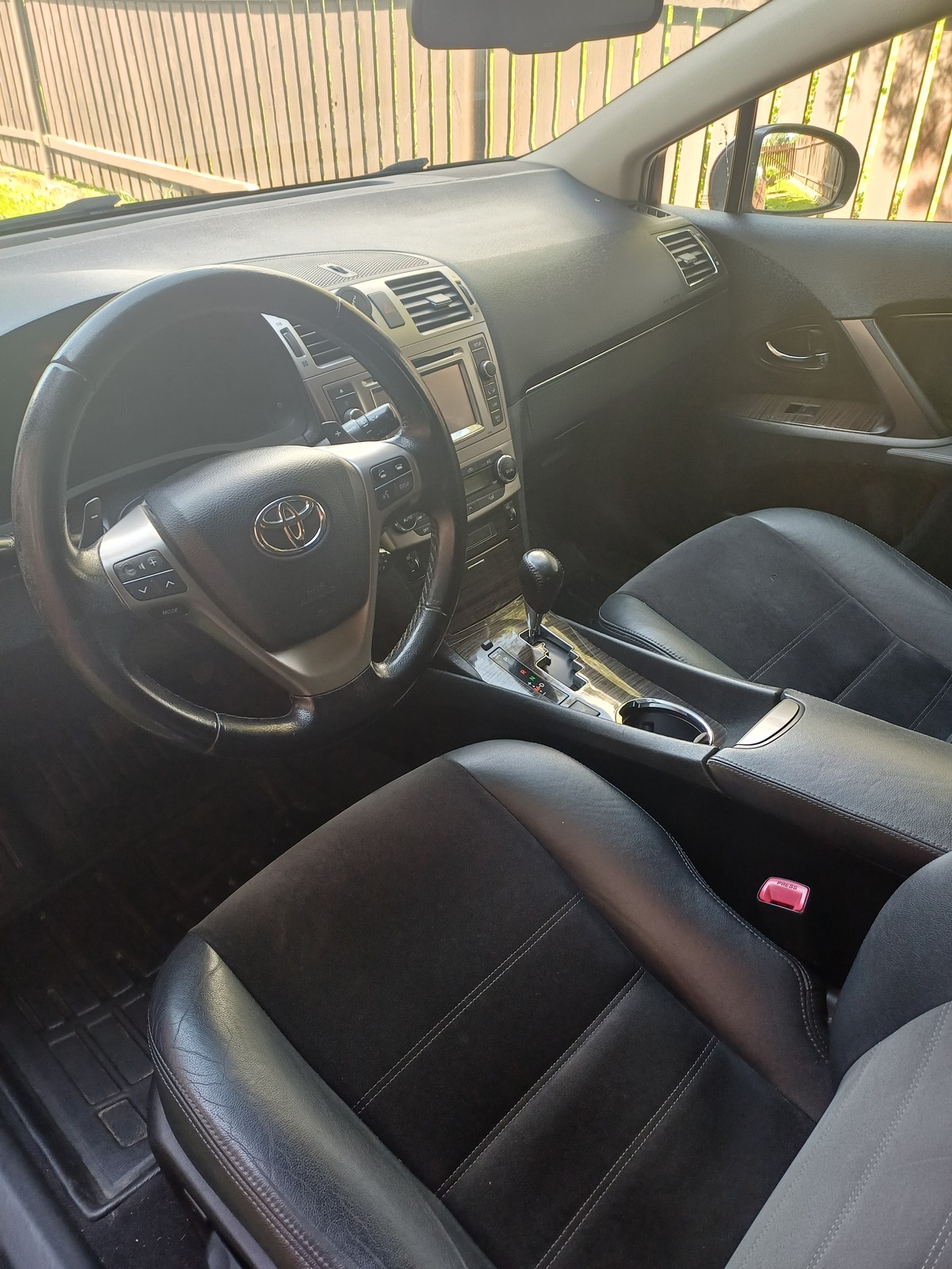 Toyota Avensis 2012, photo 4/6