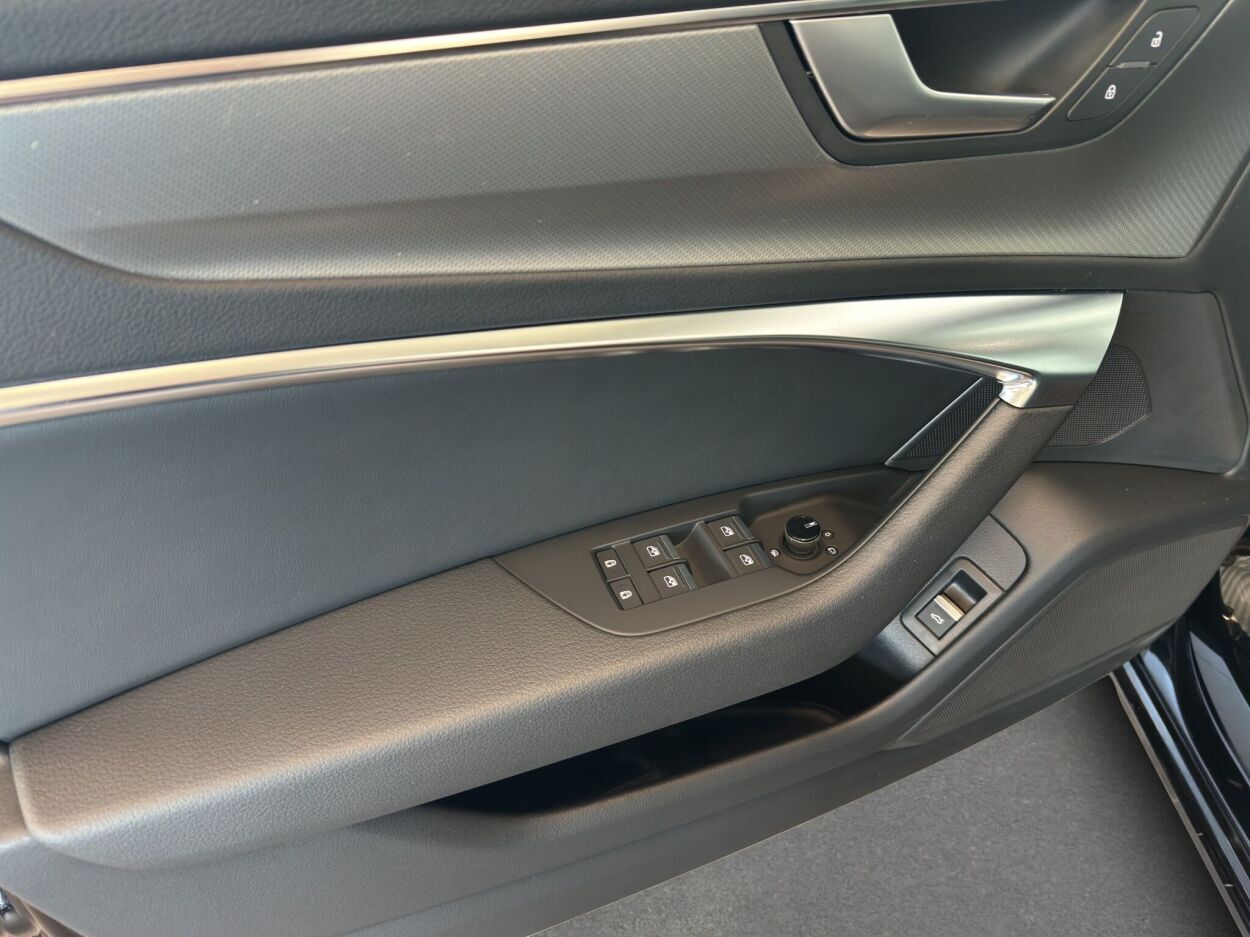 Audi A6 2022, photo 7/13