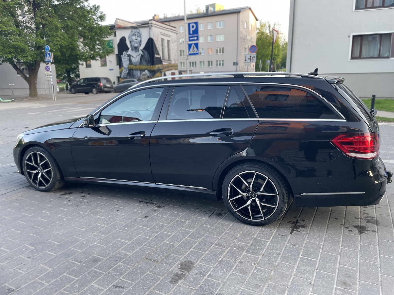 Mercedes-Benz E 200 2014, kuva 7/8