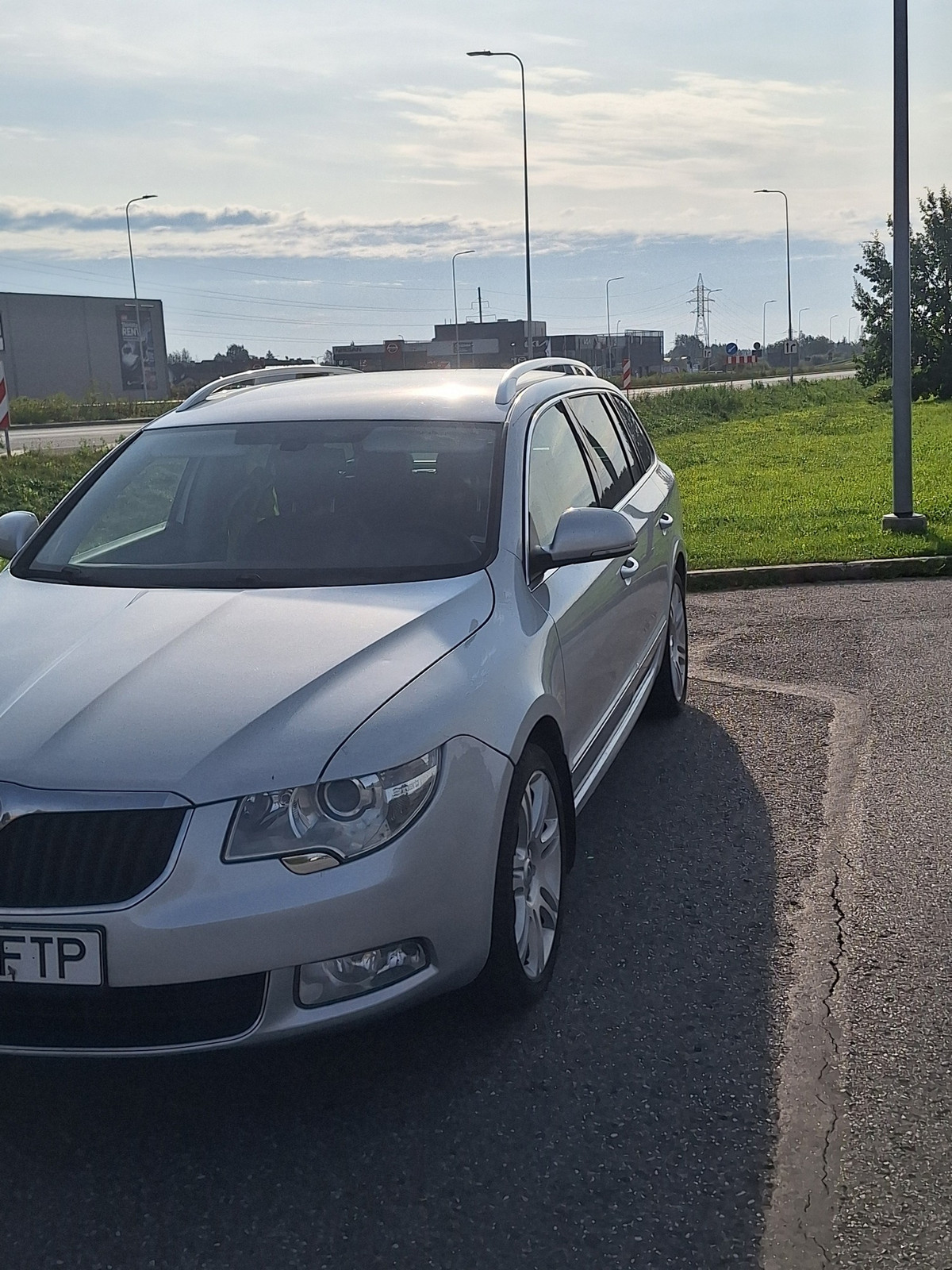 Škoda Superb 2013, photo 6/12