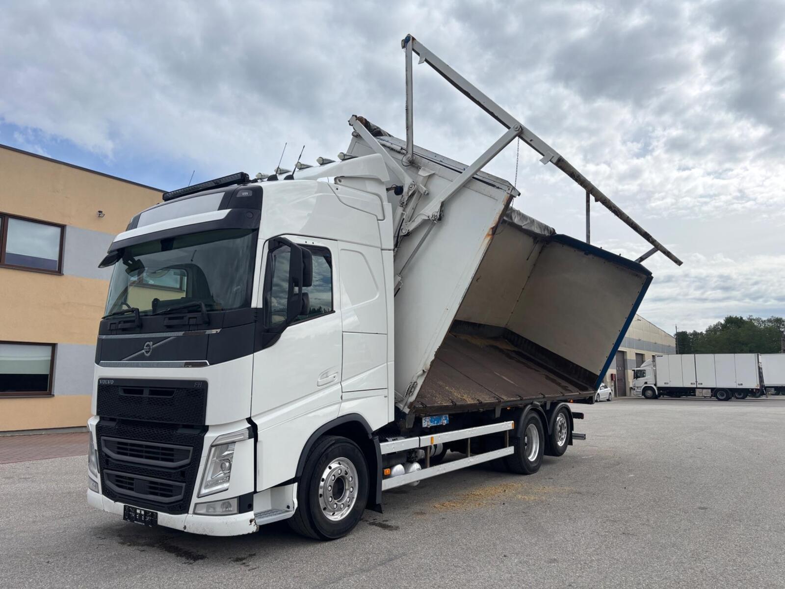 Volvo FH500 2020, photo 2/59