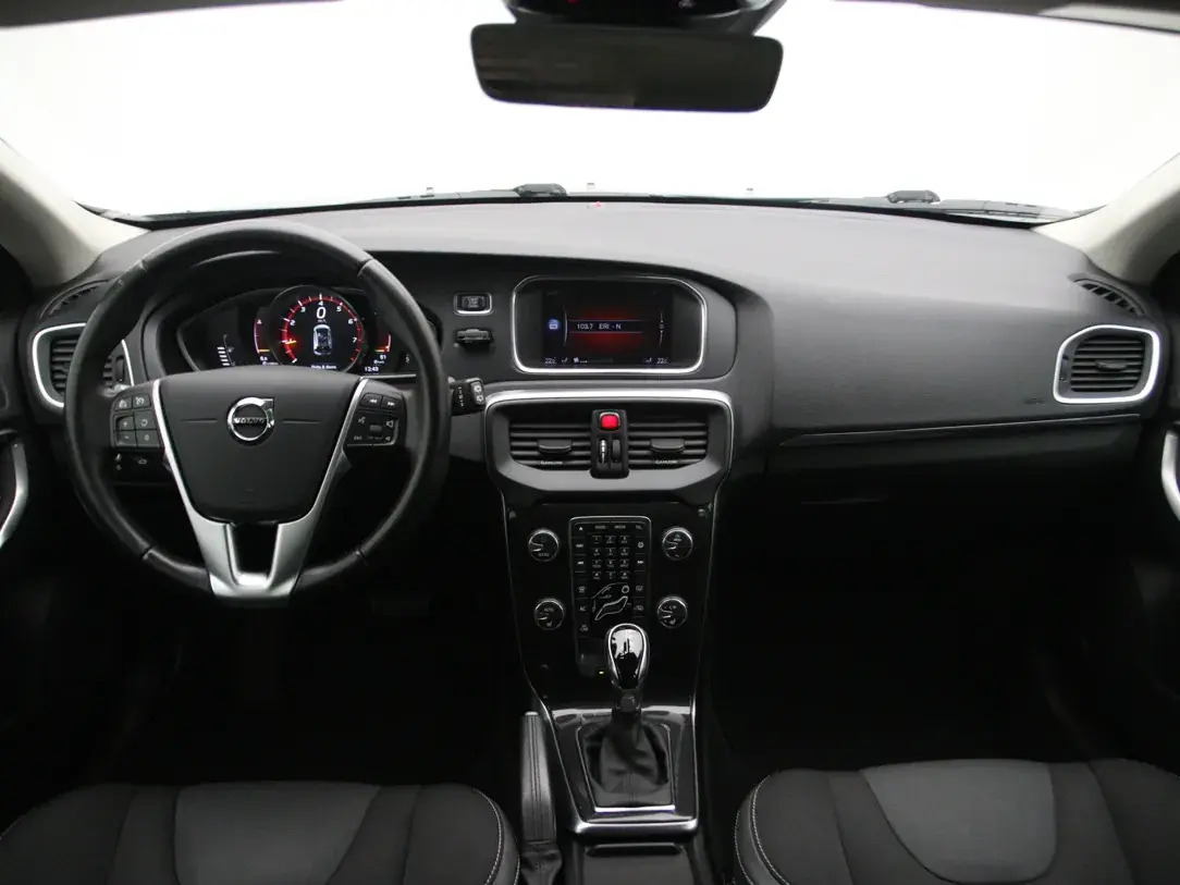 Volvo V40 Polar+ 1.5 90kW 2020, photo 2/32
