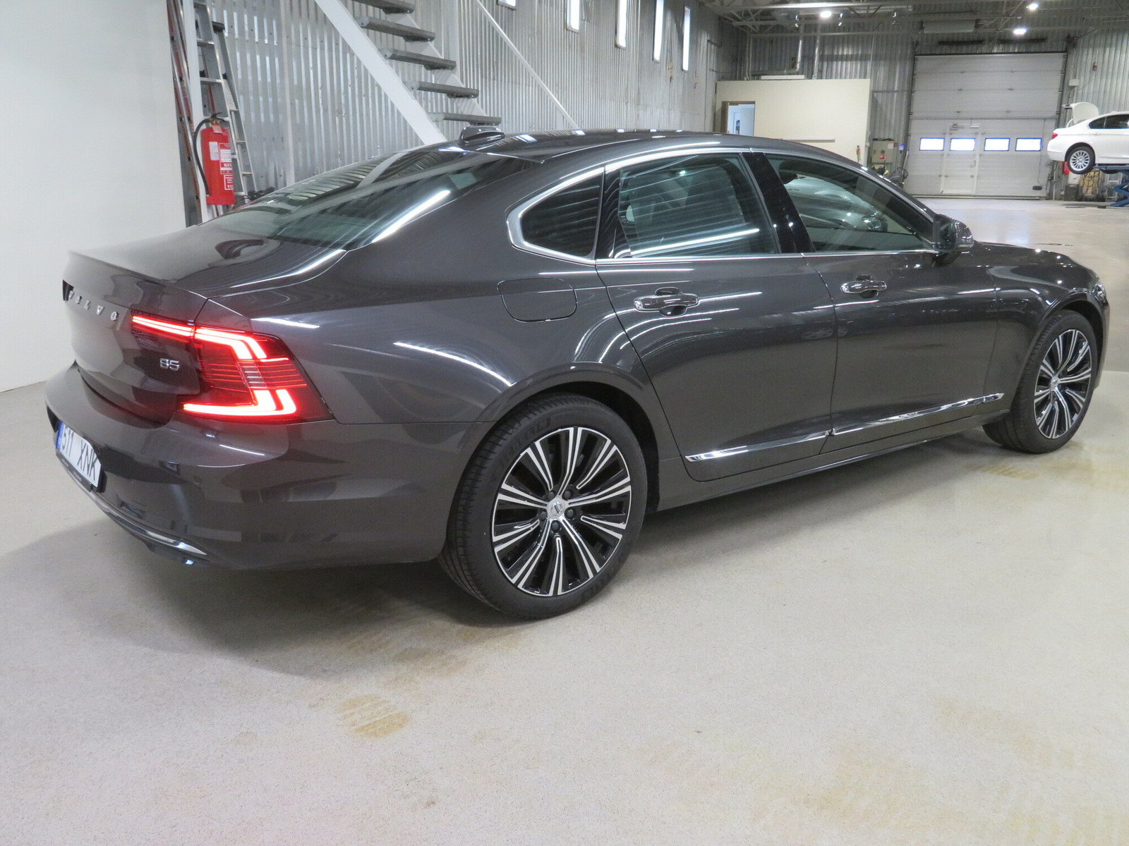 Volvo S90 2.0 184kW 2022, kuva 2/11