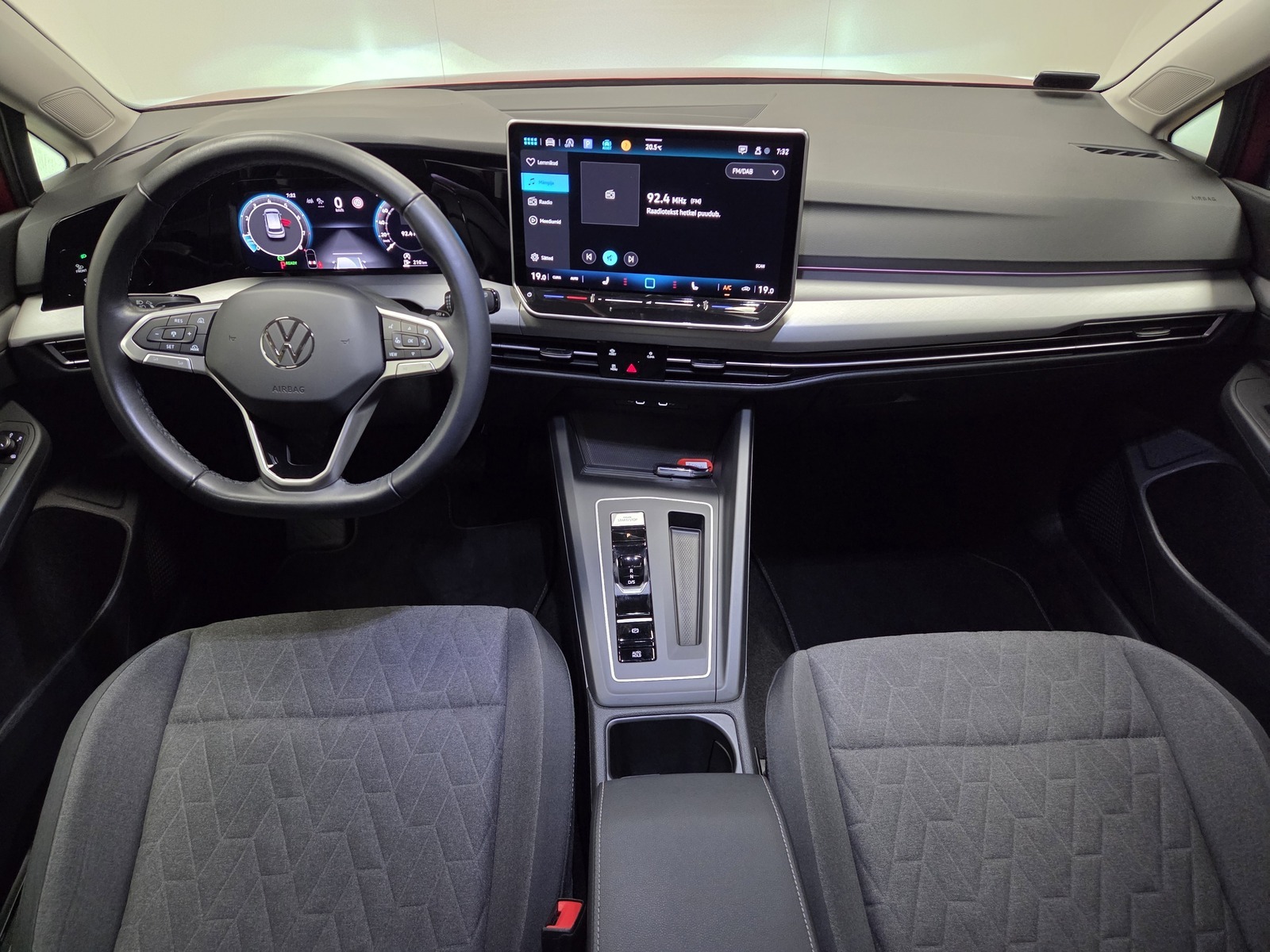 Volkswagen Golf 2024, photo 7/10