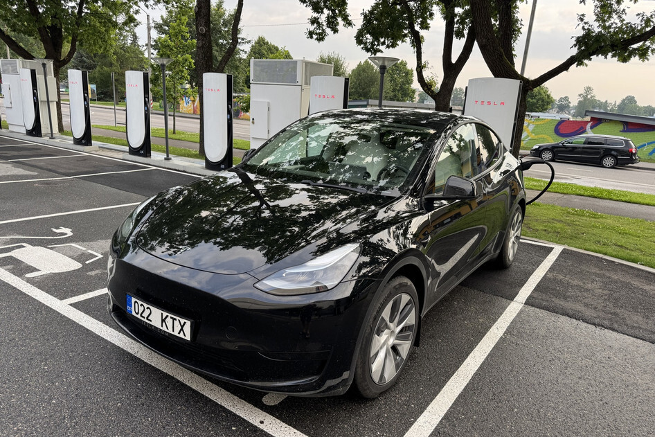 Tesla Model Y, 2024, 90 kW, elekter, automaat, tagavedu