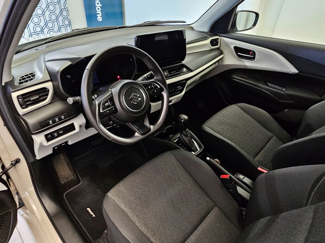 Suzuki Swift 2024, photo 7/10