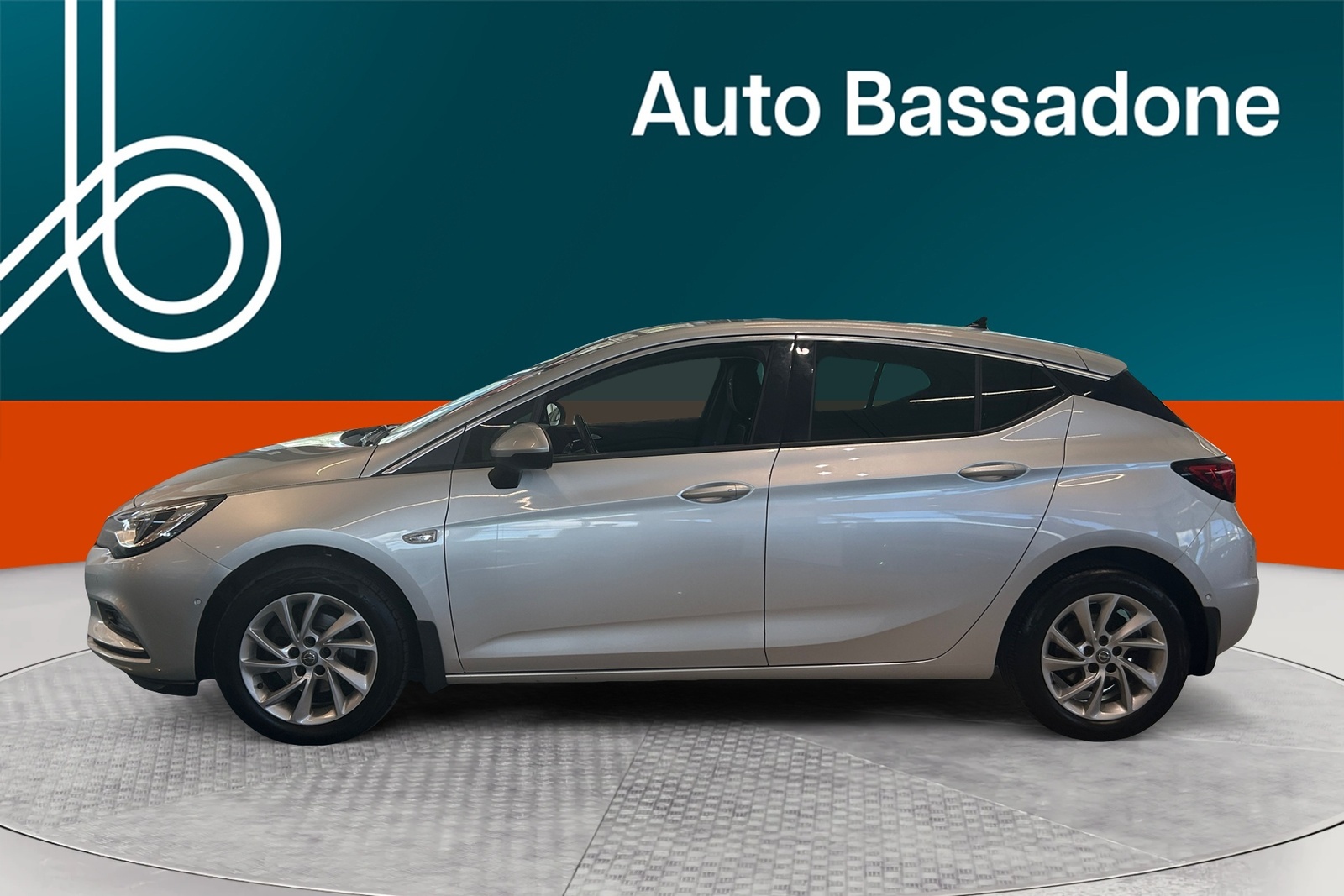 Opel Astra 2019, photo 2/21