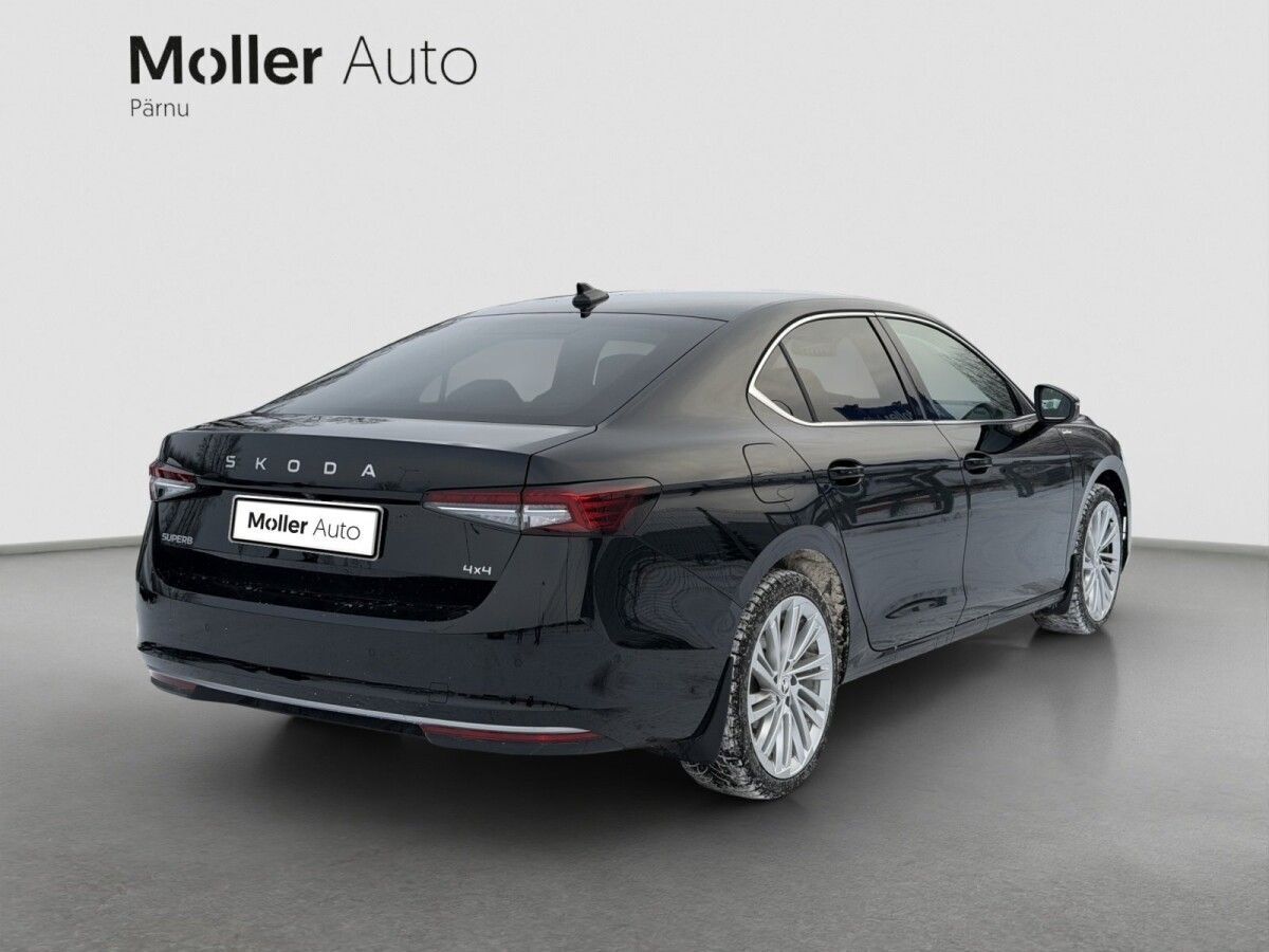 Škoda Superb 2024, photo 2/10